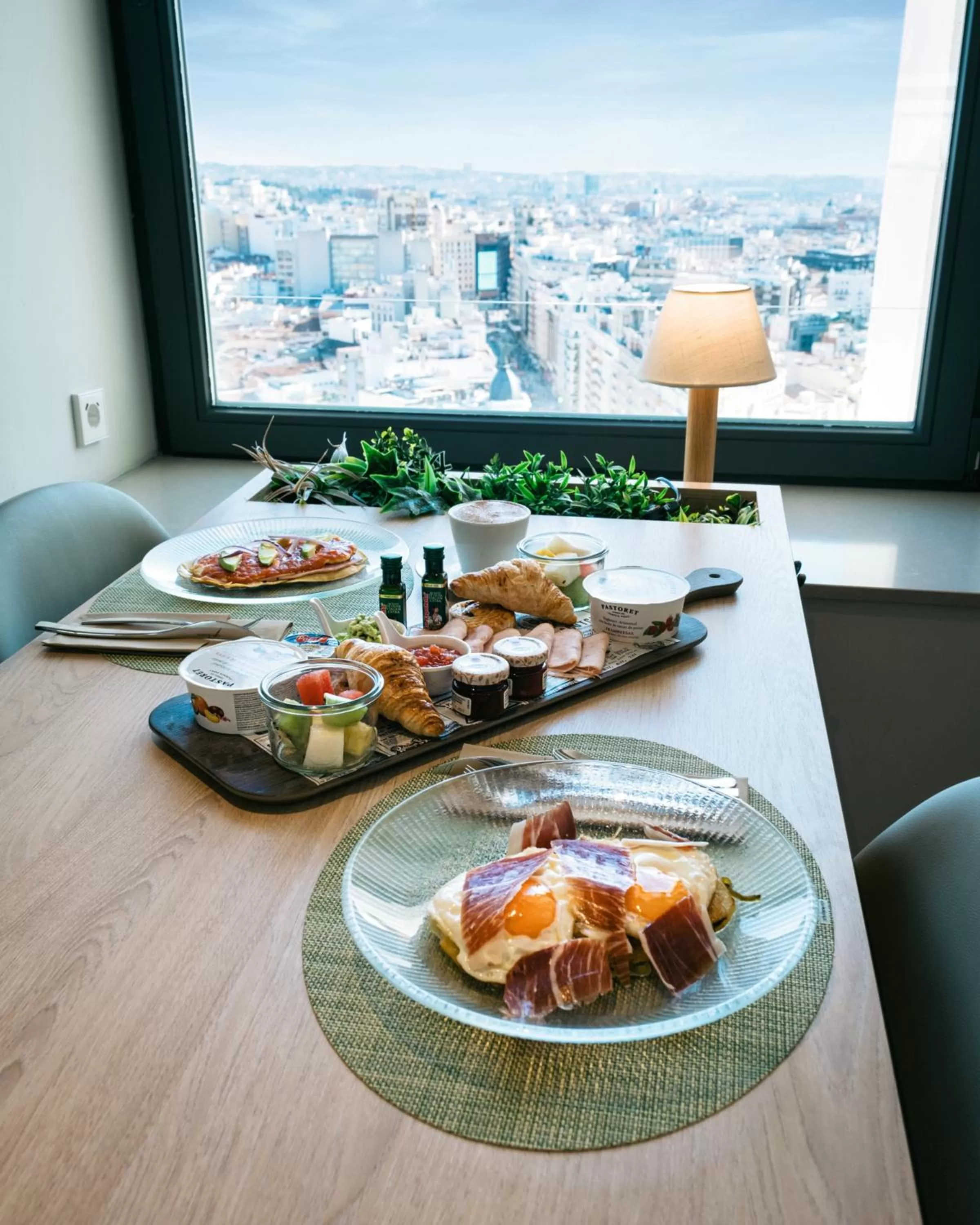 Food in Riu Plaza España
