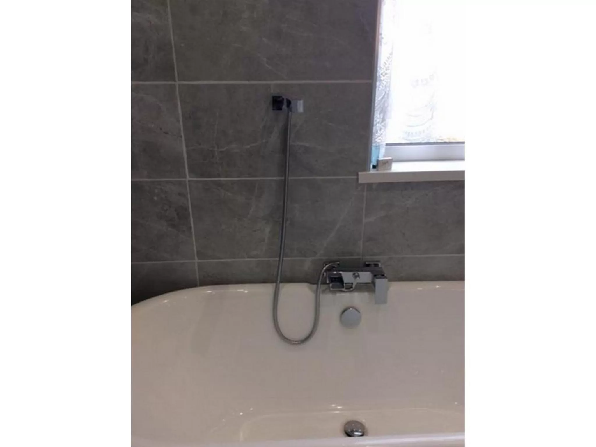 Bathroom in Alma Lodge Guest House