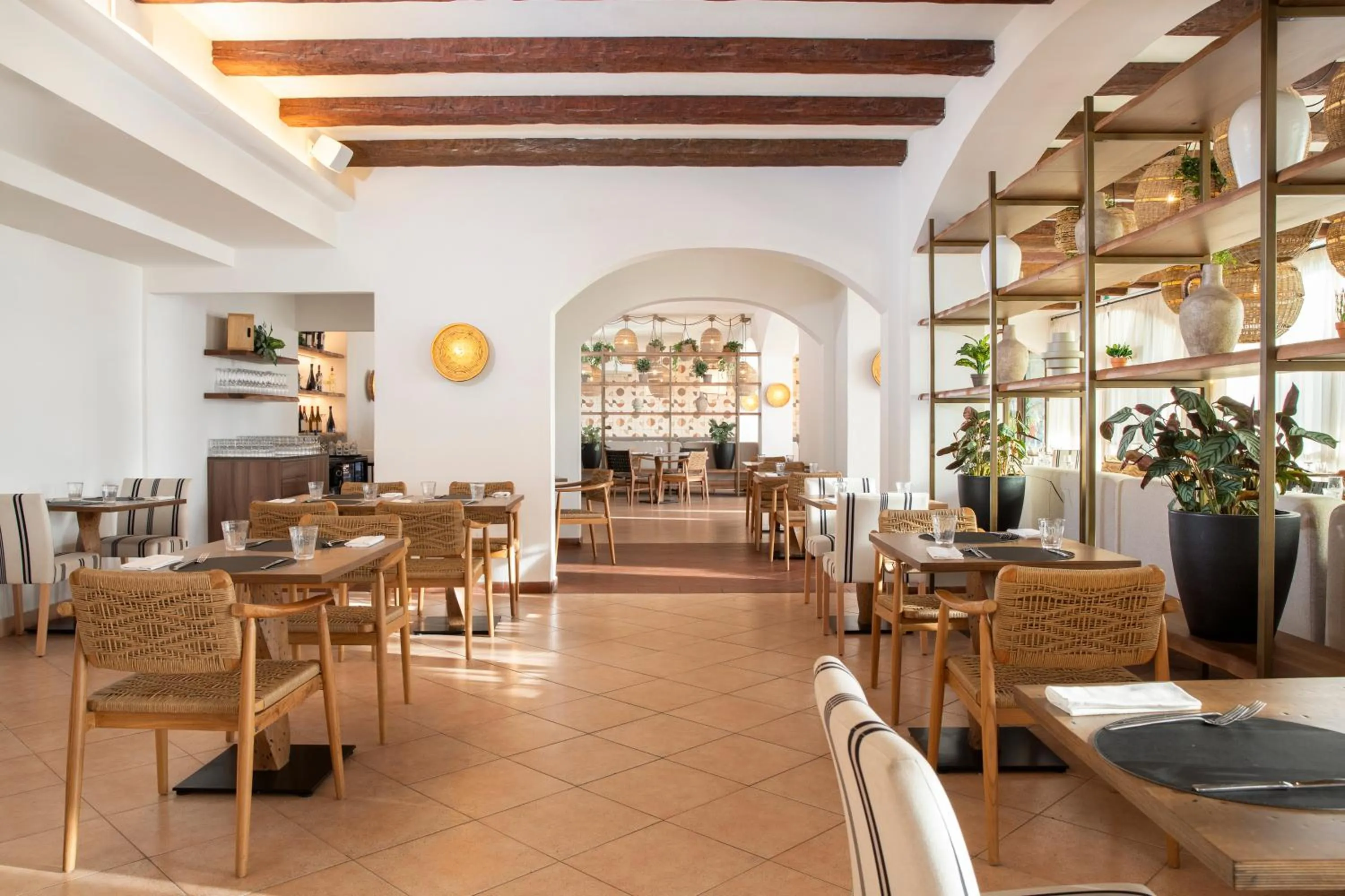 Restaurant/places to eat in Mangia's Santa Teresa Sardinia, Curio Collection by Hilton