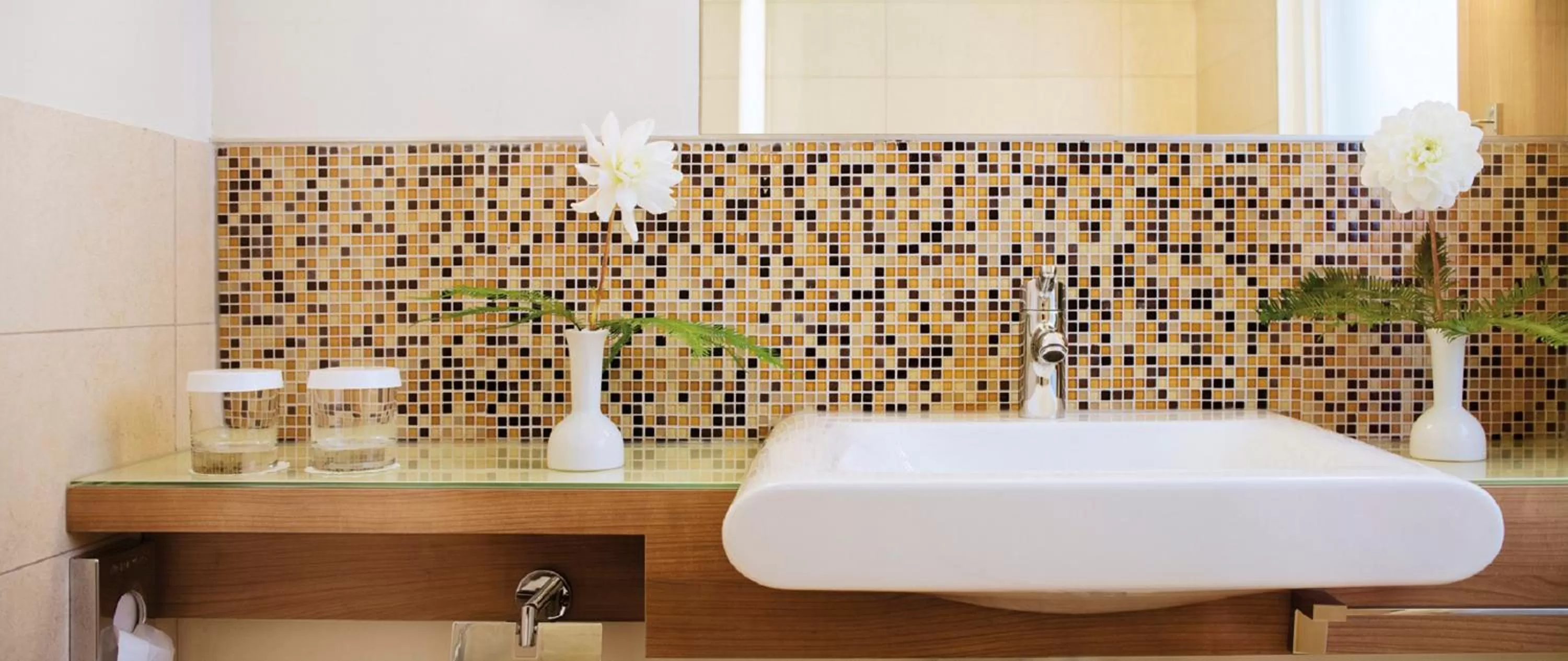 Bathroom in Mövenpick Hotel Zürich-Regensdorf