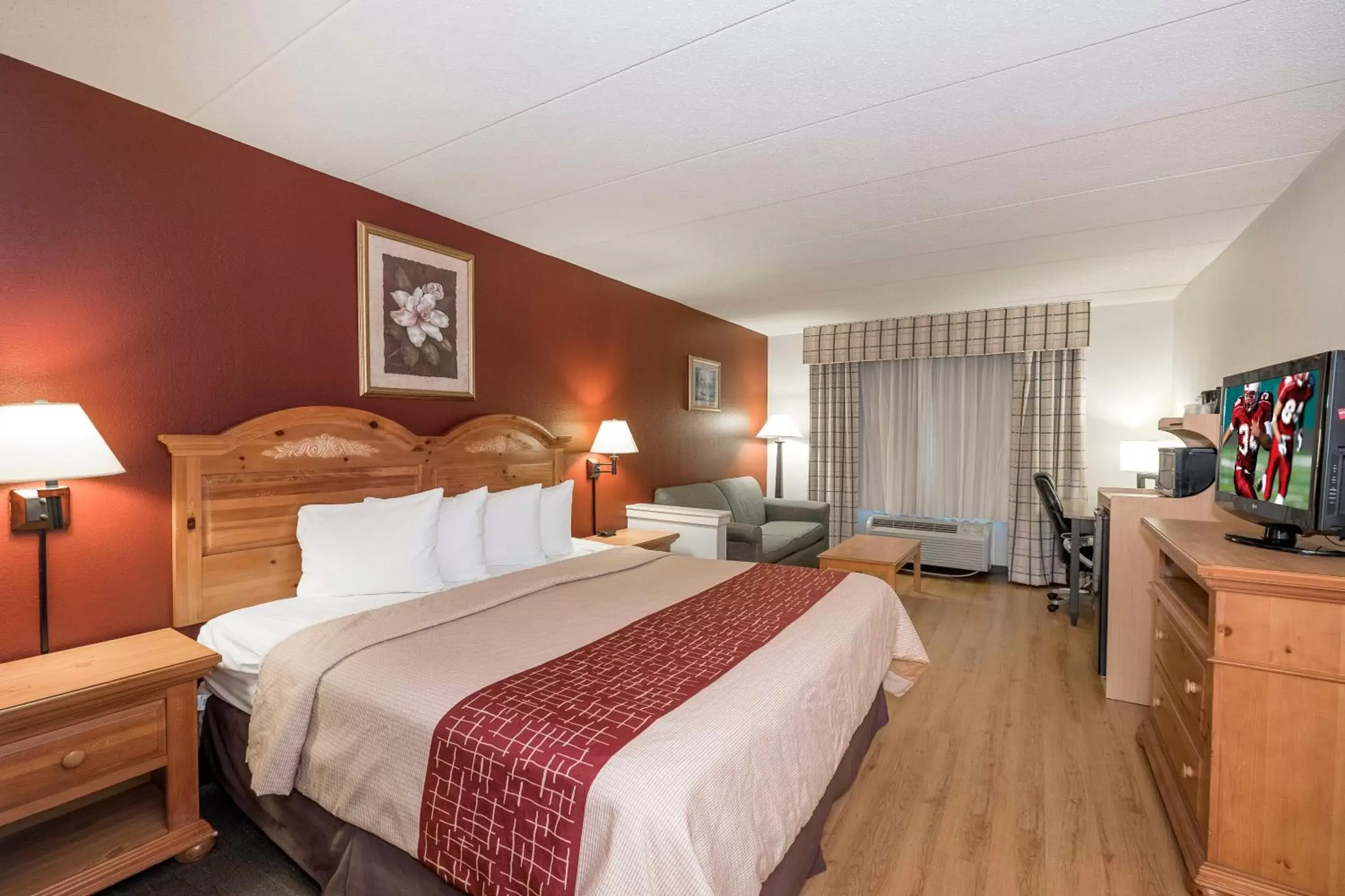 Suite King Room Non-Smoking in Red Roof Inn & Suites Stafford Suite King Room Non-Smoking in Red Roof Inn & Suites Stafford