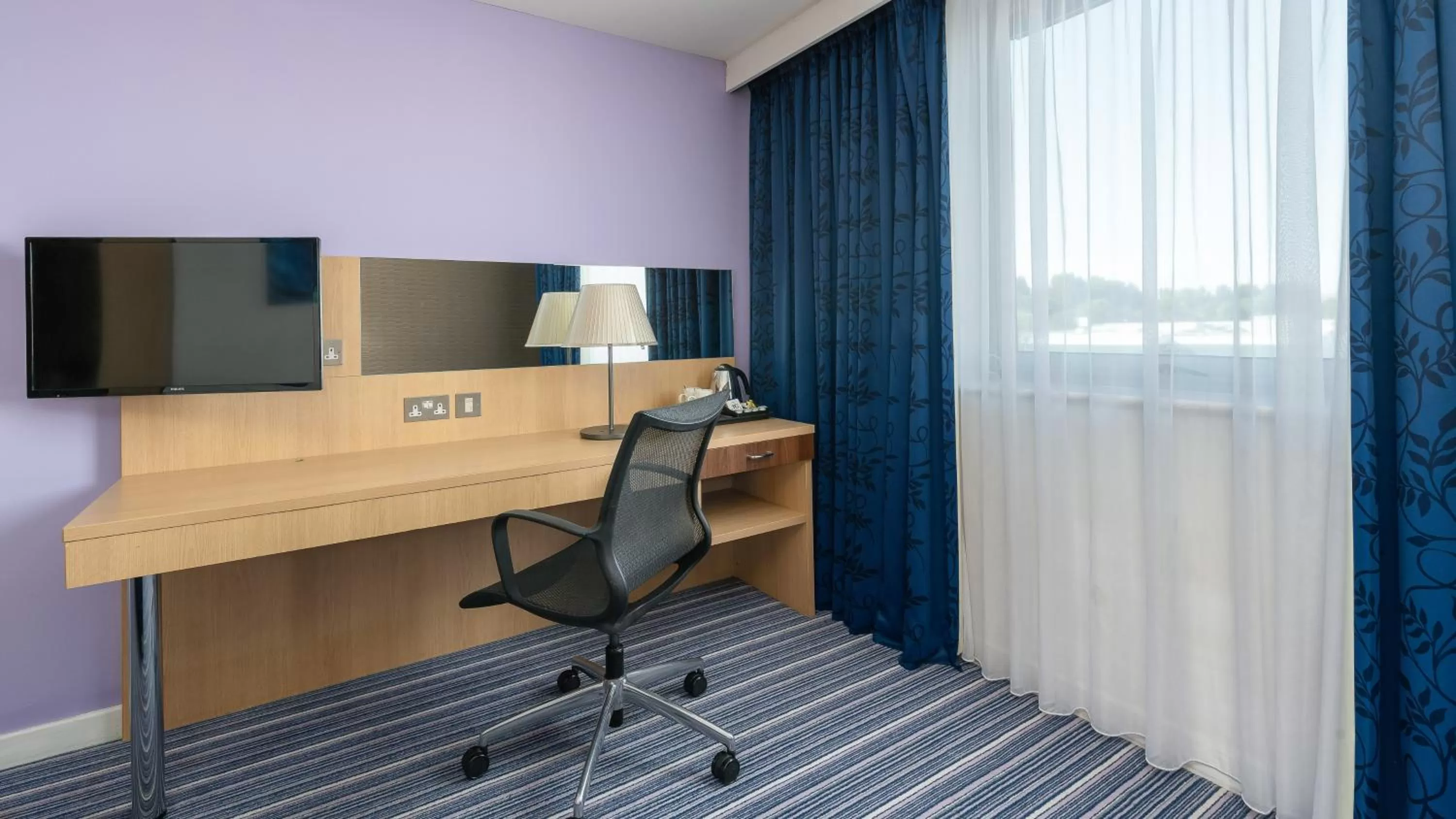 TV and multimedia in Holiday Inn Express Leigh - Sports Village by IHG