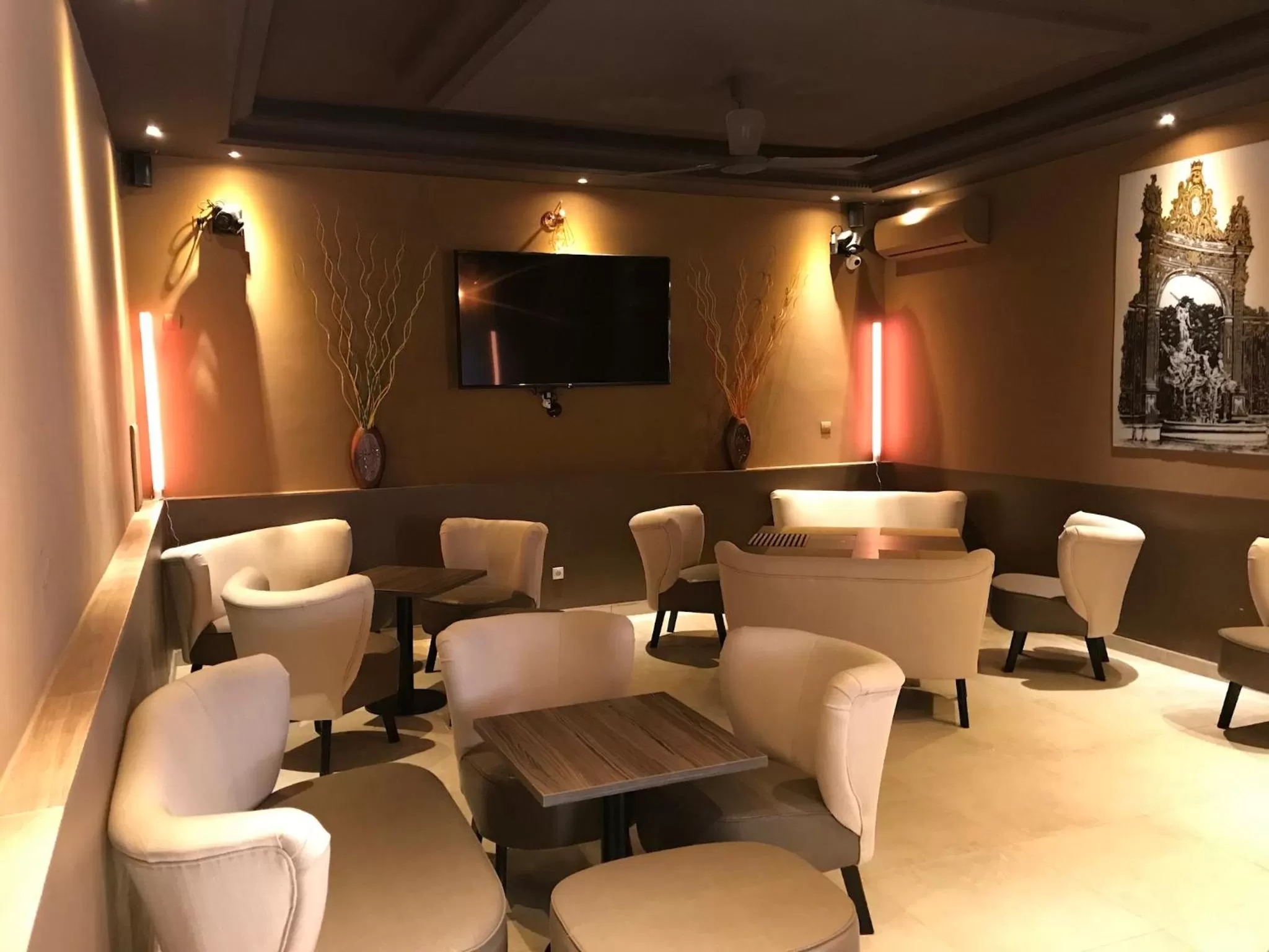 Restaurant/places to eat in J PAD