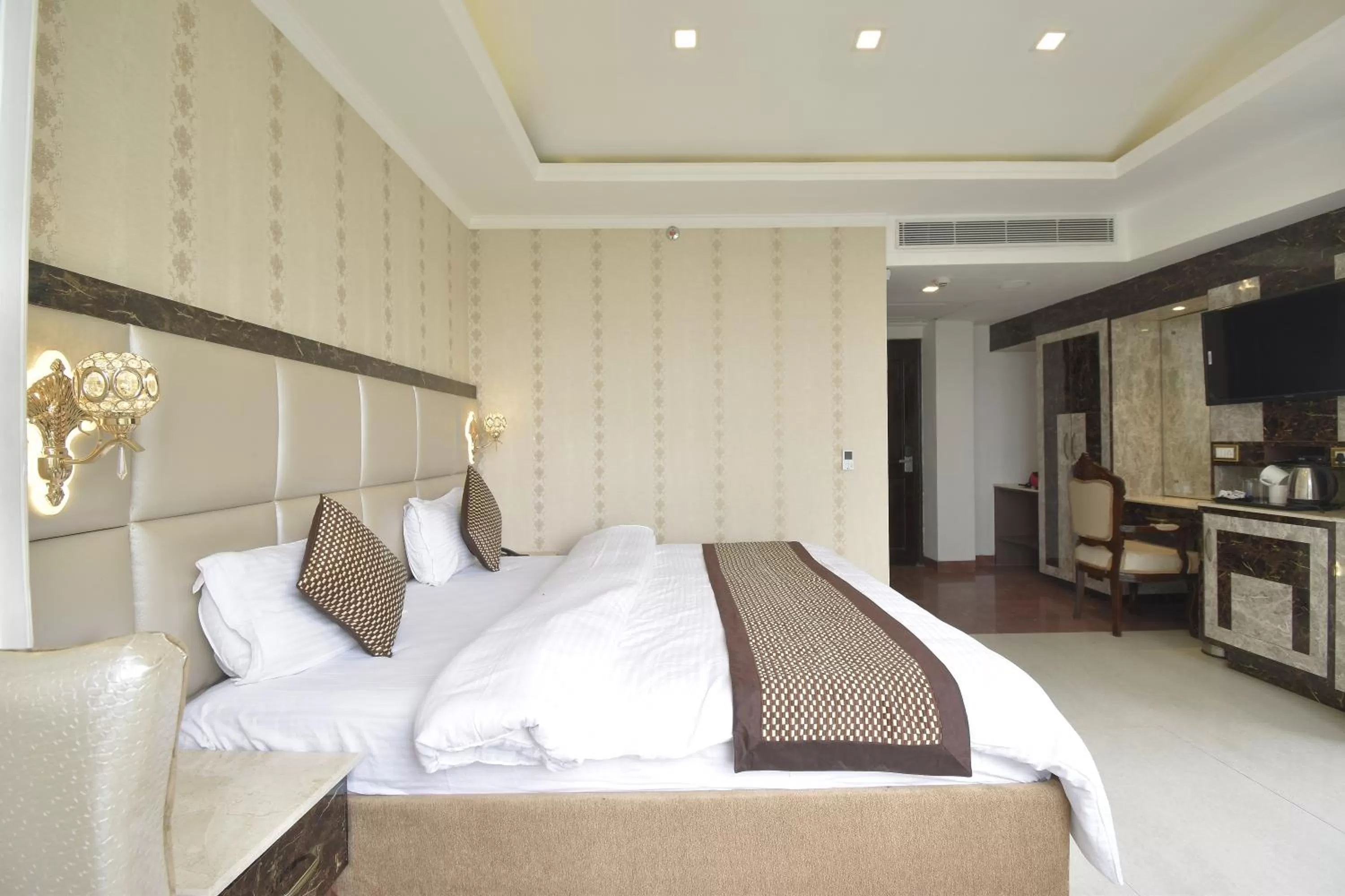 Bed in The Royal Castle AC Centralized