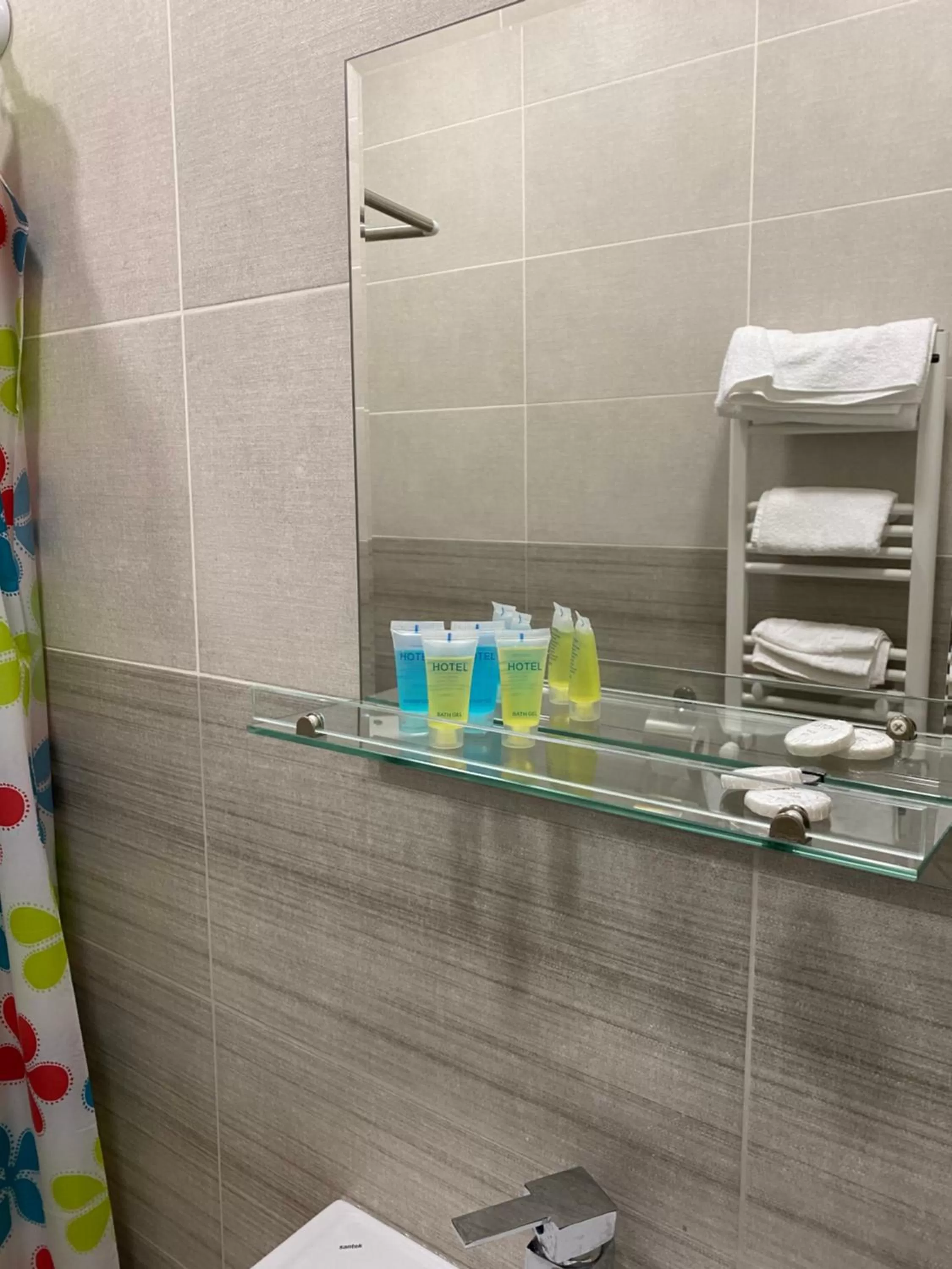 Bathroom in Hotel Sharl