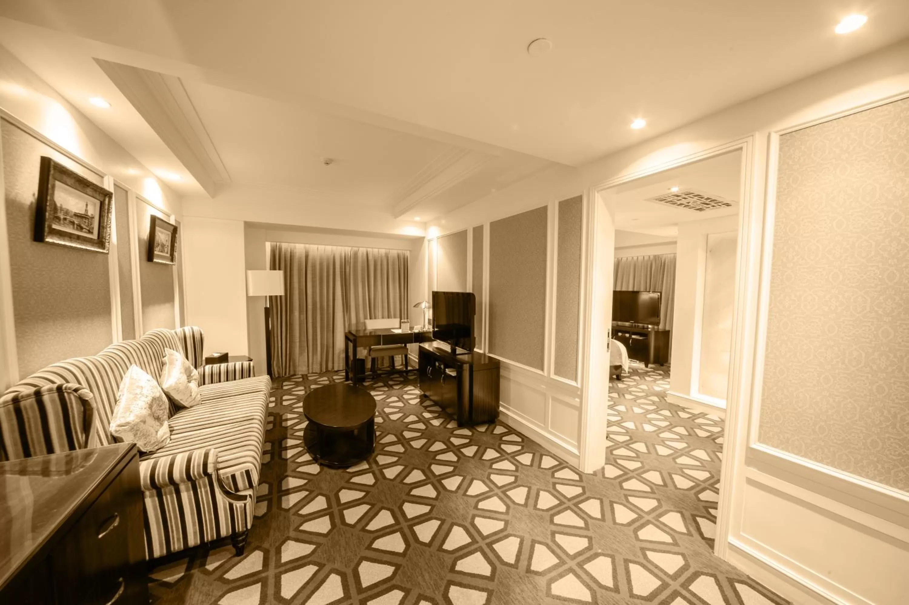 Living room in Paramount Gallery Hotel