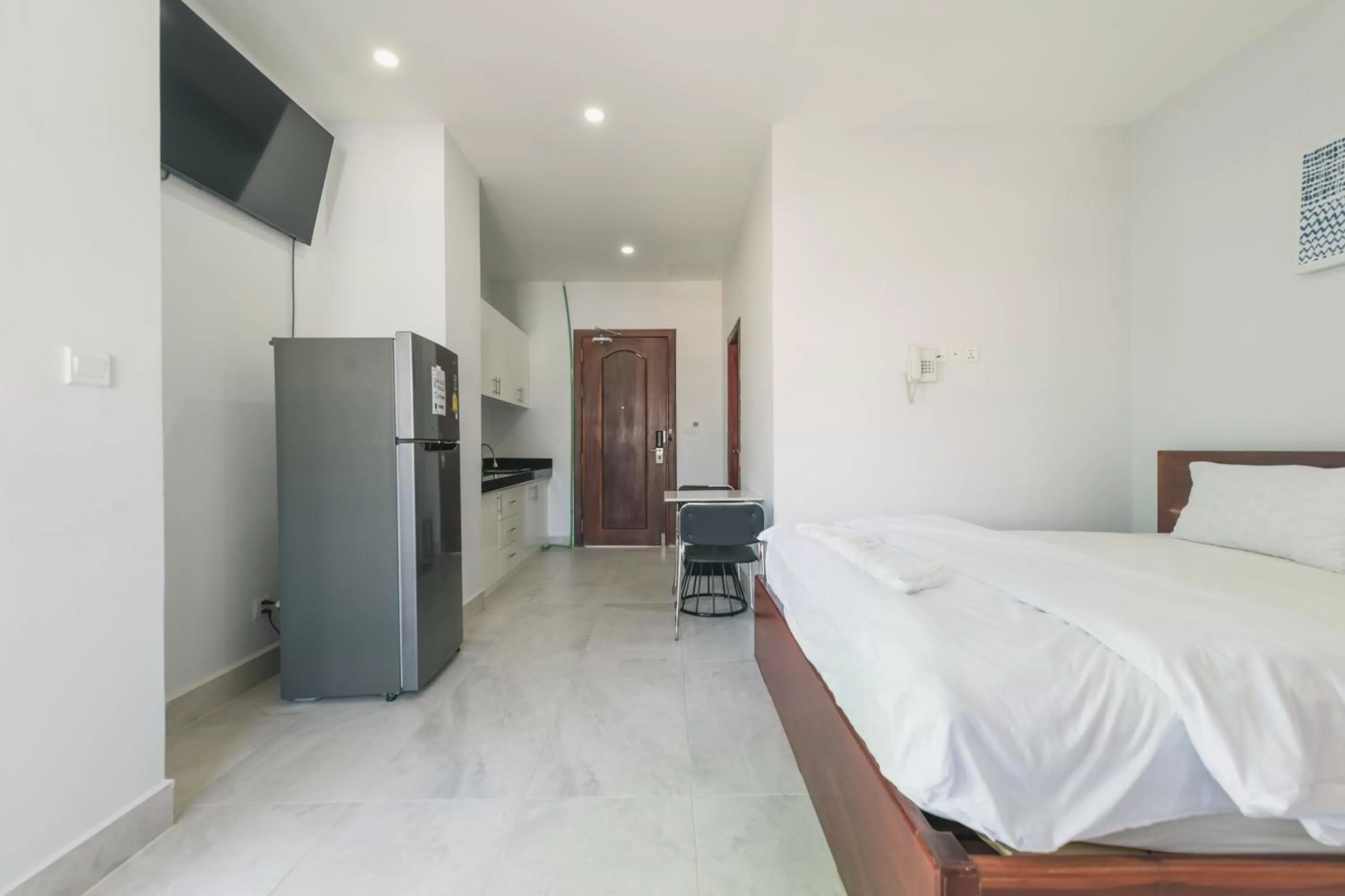 Photo of the whole room, Bed in Residence 110 (Hotel and Apartments)