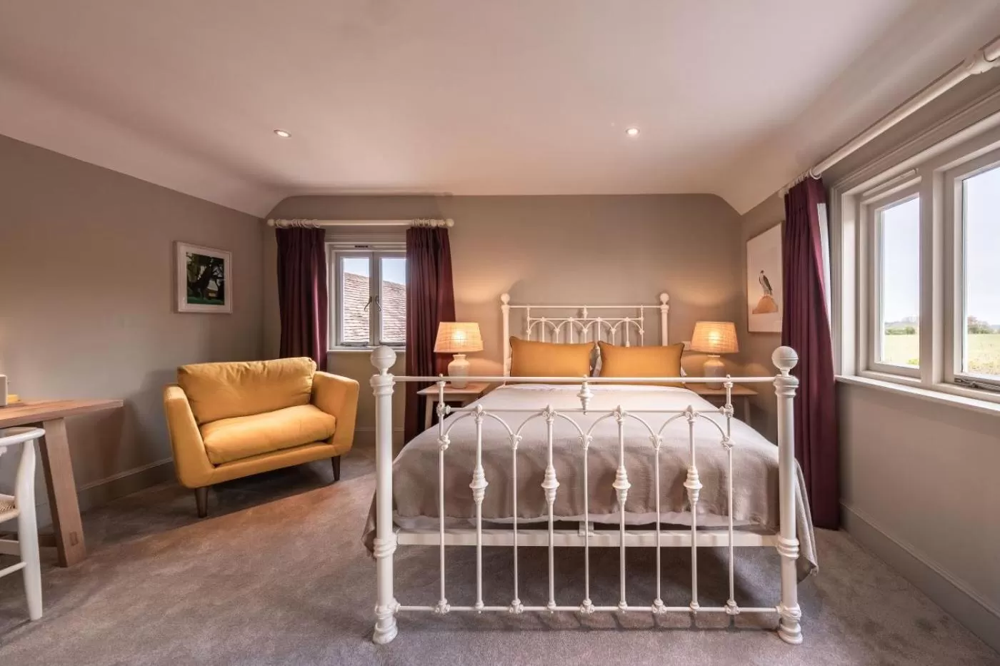 Bedroom, Bed in The Crown Inn