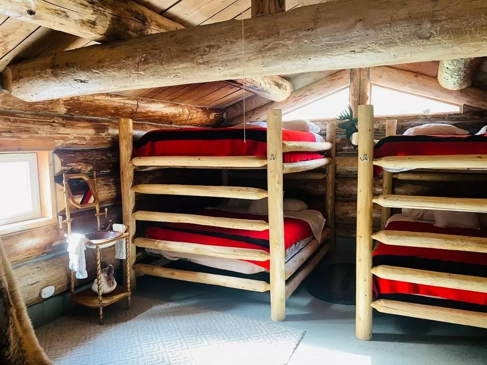 bunk bed, Bed in Drummond Island Resort