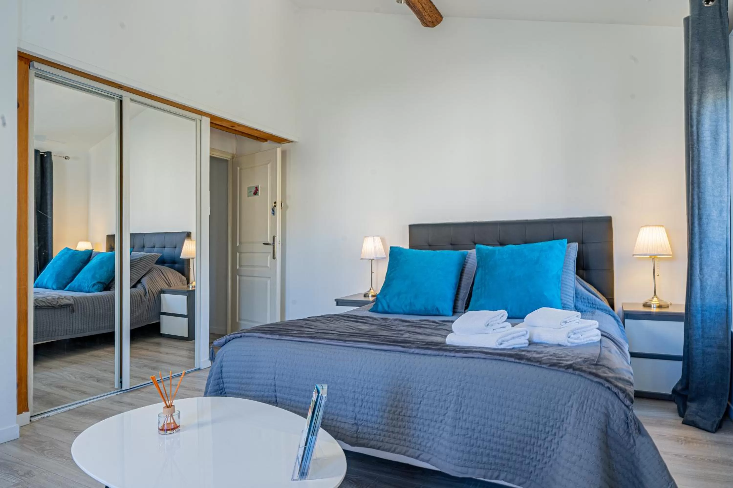 Property building, Bed in Domaine de l'Aufrene