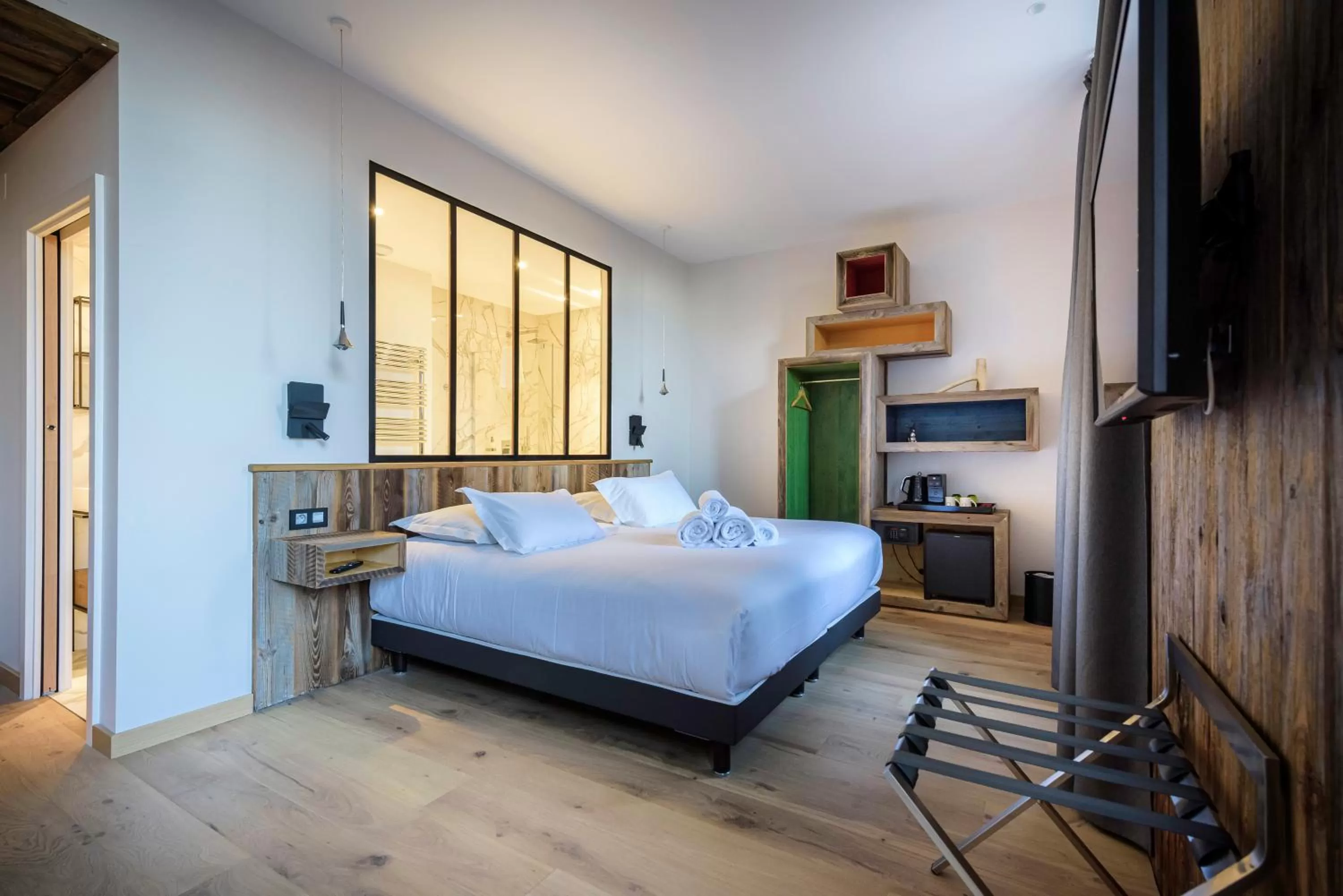 Bed in Hôtel La Garenne