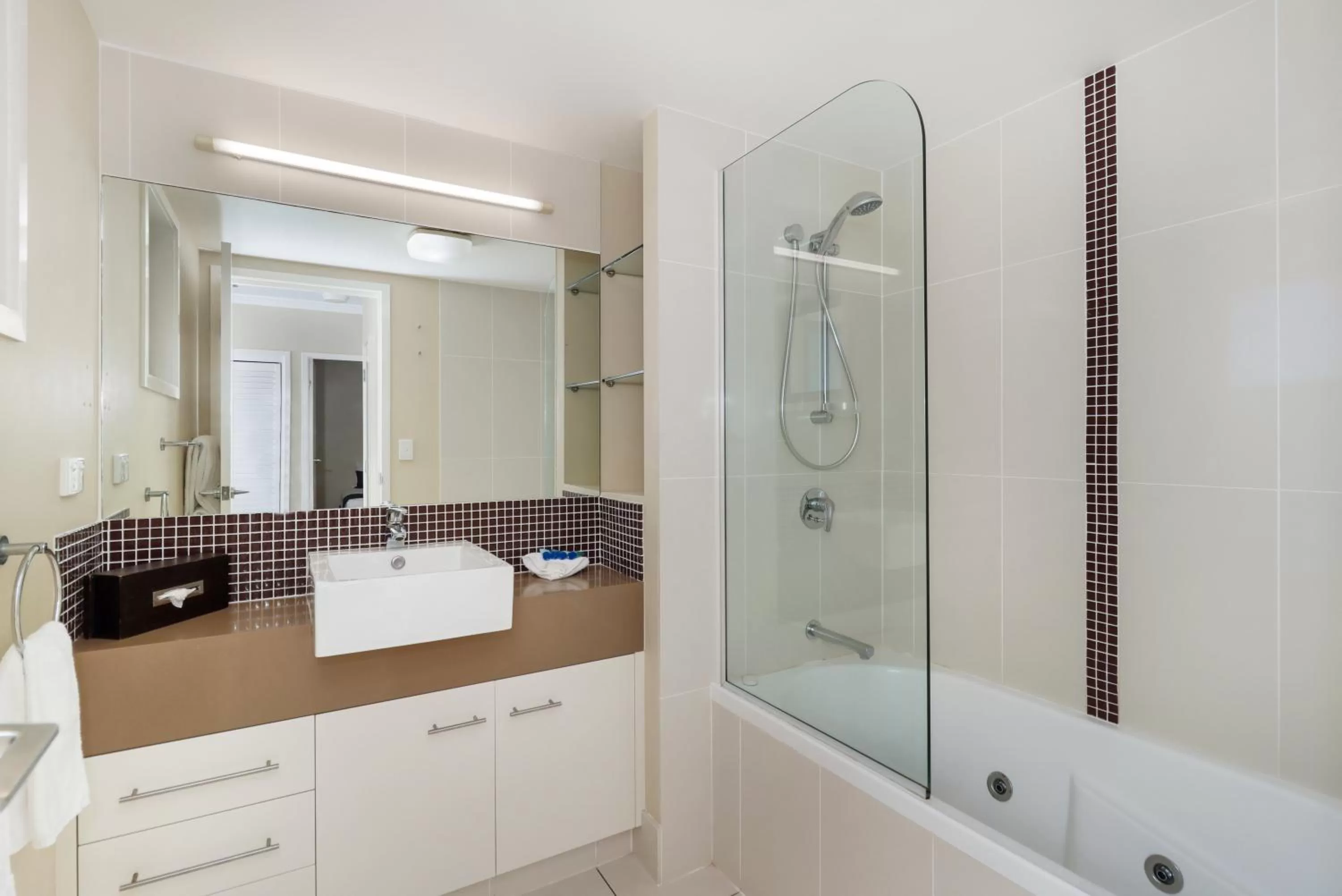 Bathroom in Eden by the Bay