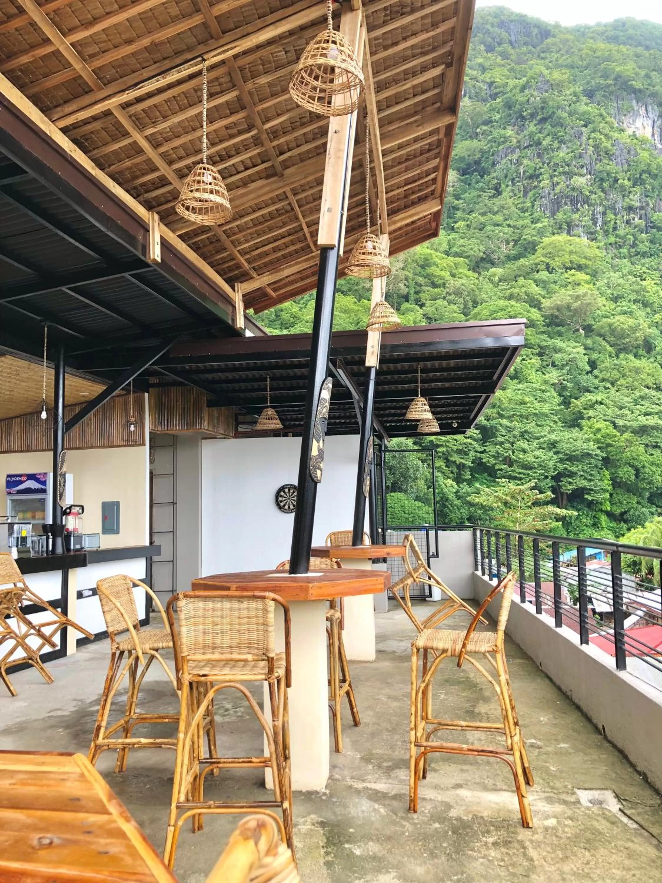 Lounge or bar in Hanna's Inn, El Nido