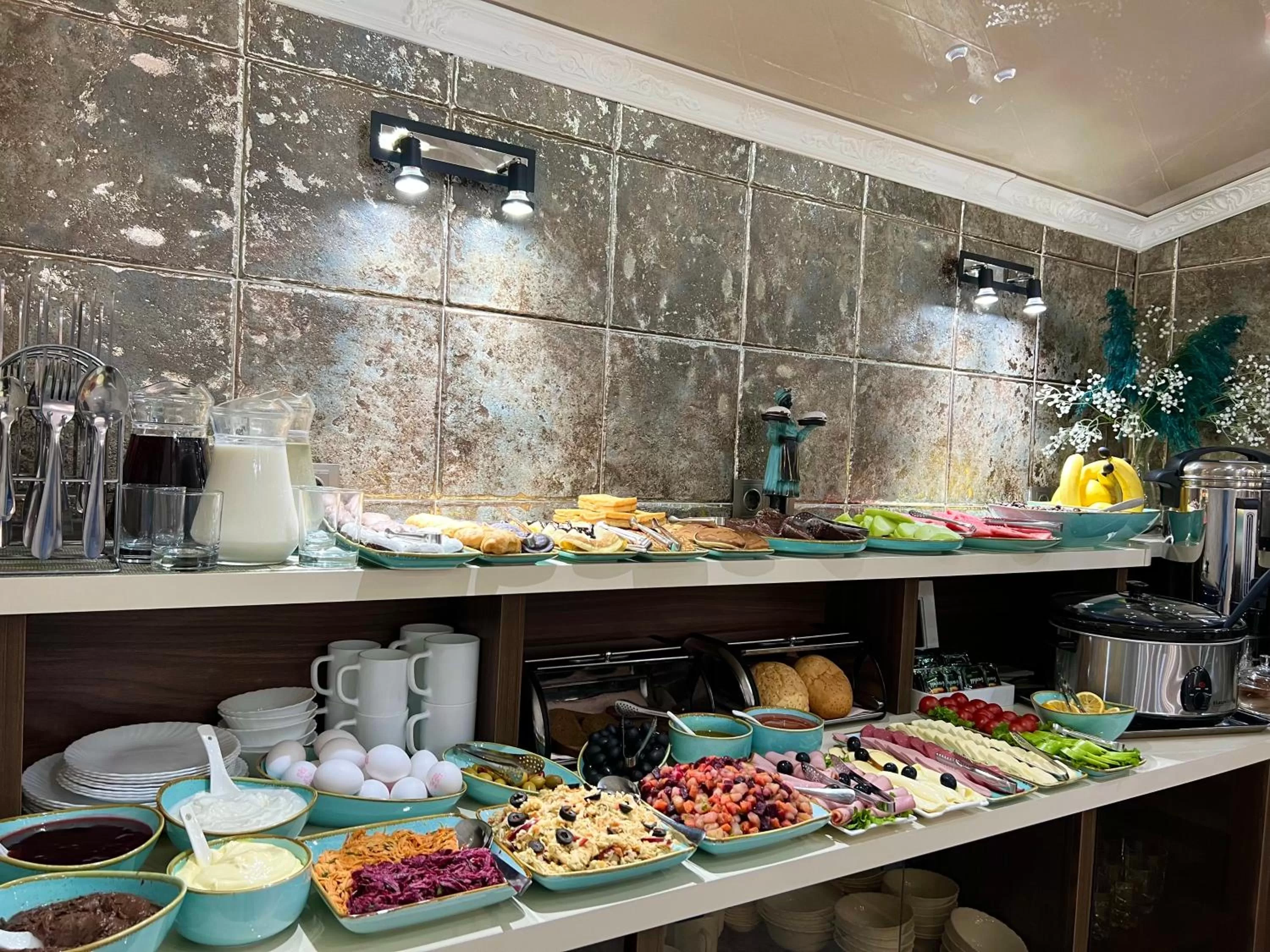 Buffet breakfast, Food in Hotel Park