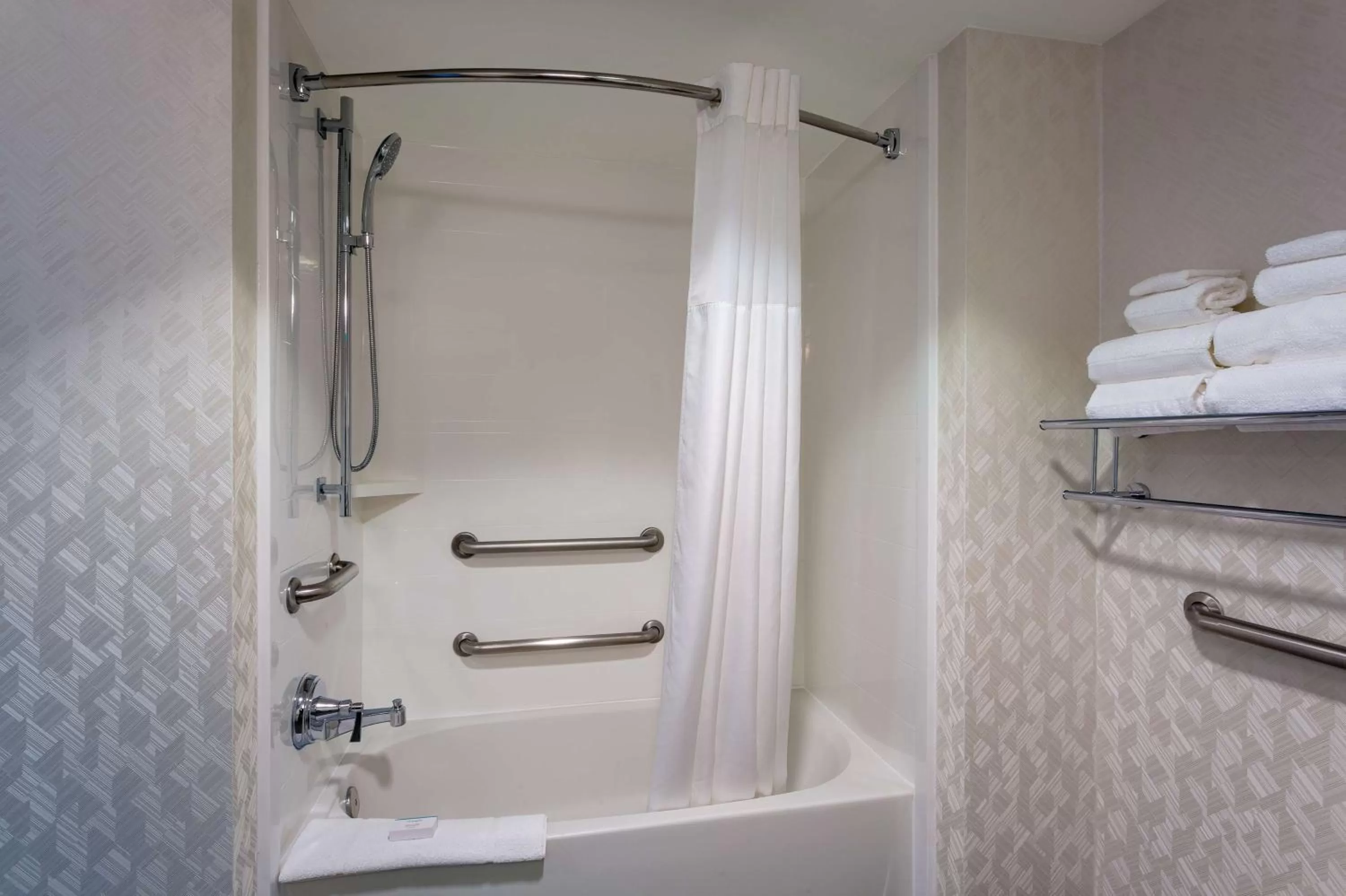 Bathroom in Hampton Inn & Suites Herndon-Reston