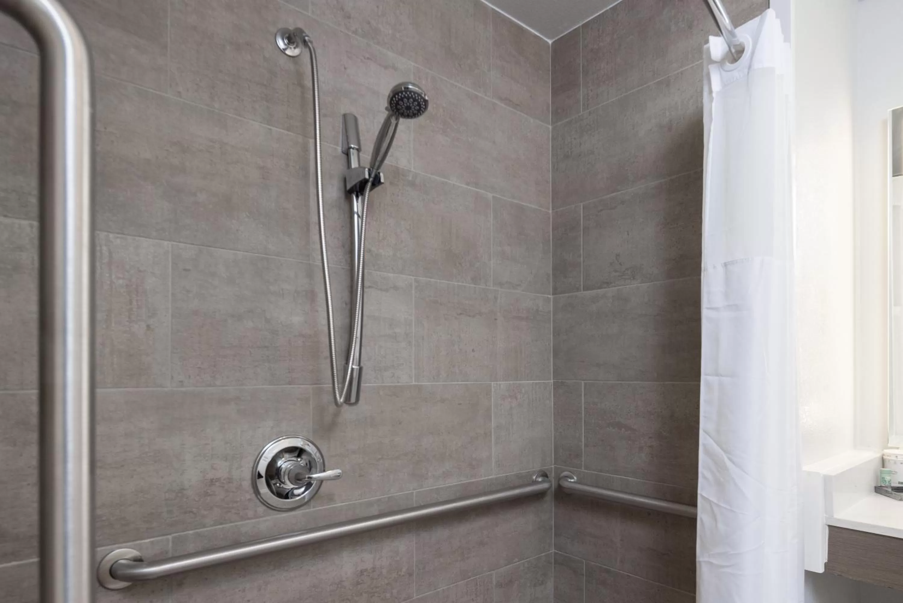 Bathroom in Comfort Inn Hayward - Oakland South