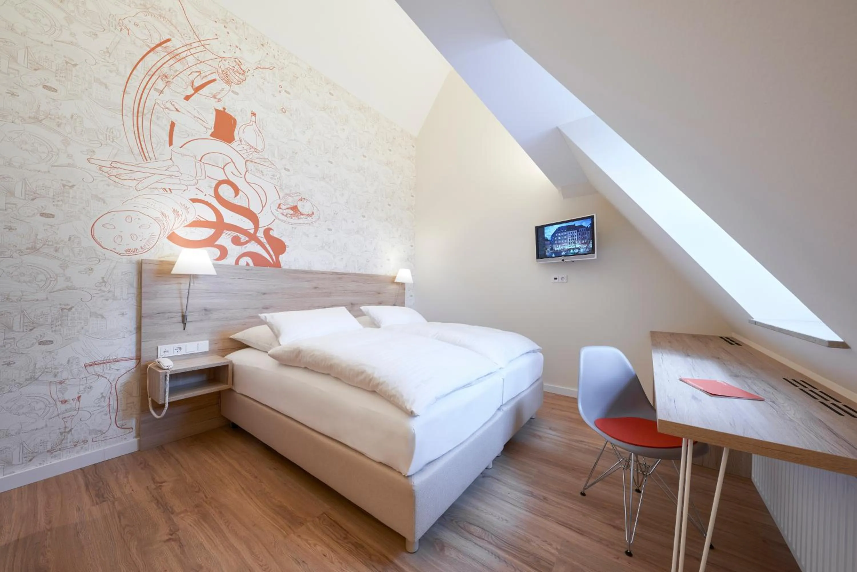 Photo of the whole room, Bed in Hotel VICTORIA Nürnberg