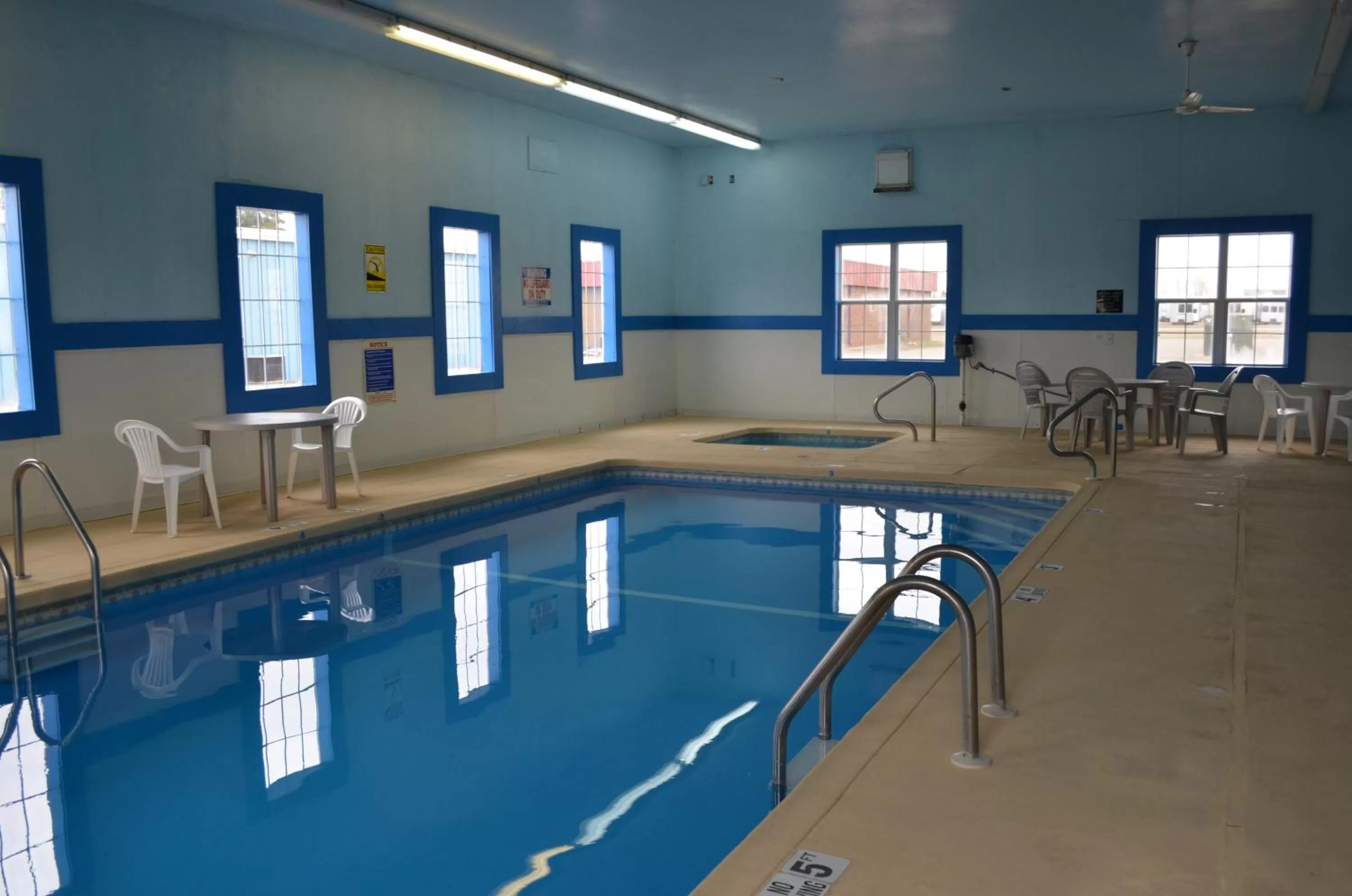 Hot Tub in Super 8 by Wyndham Devils Lake