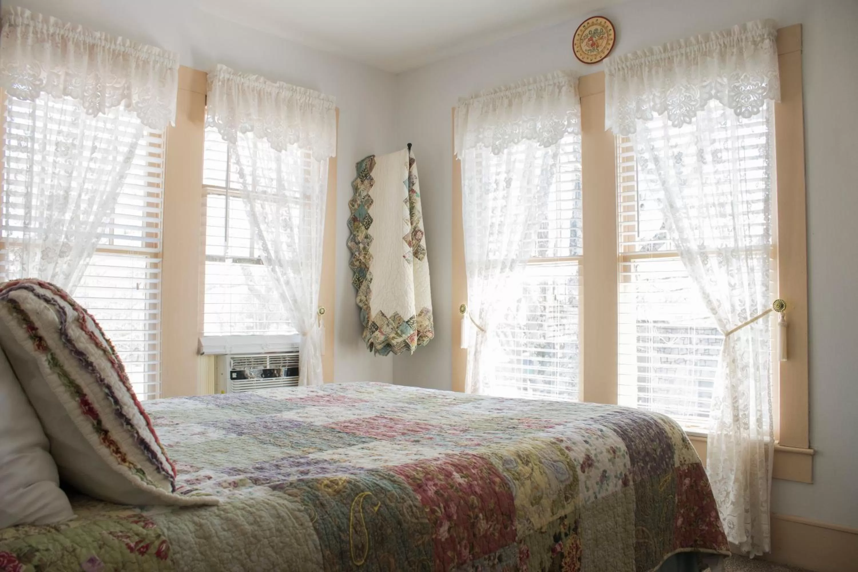 Bed in Wildflower Bed and Breakfast