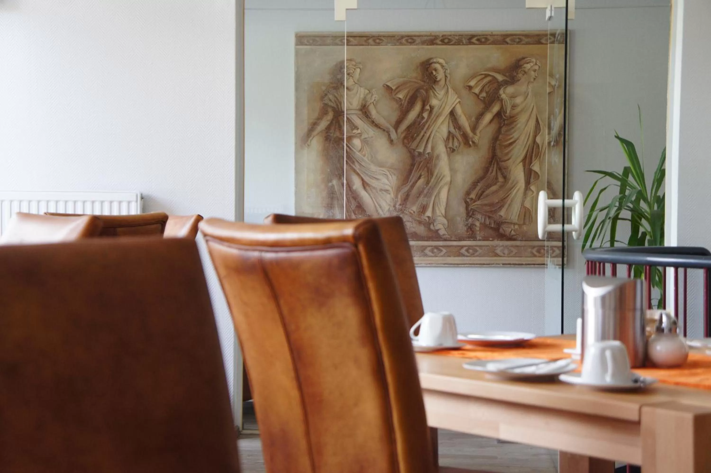 Restaurant/places to eat in Hotel am Schloss Broich