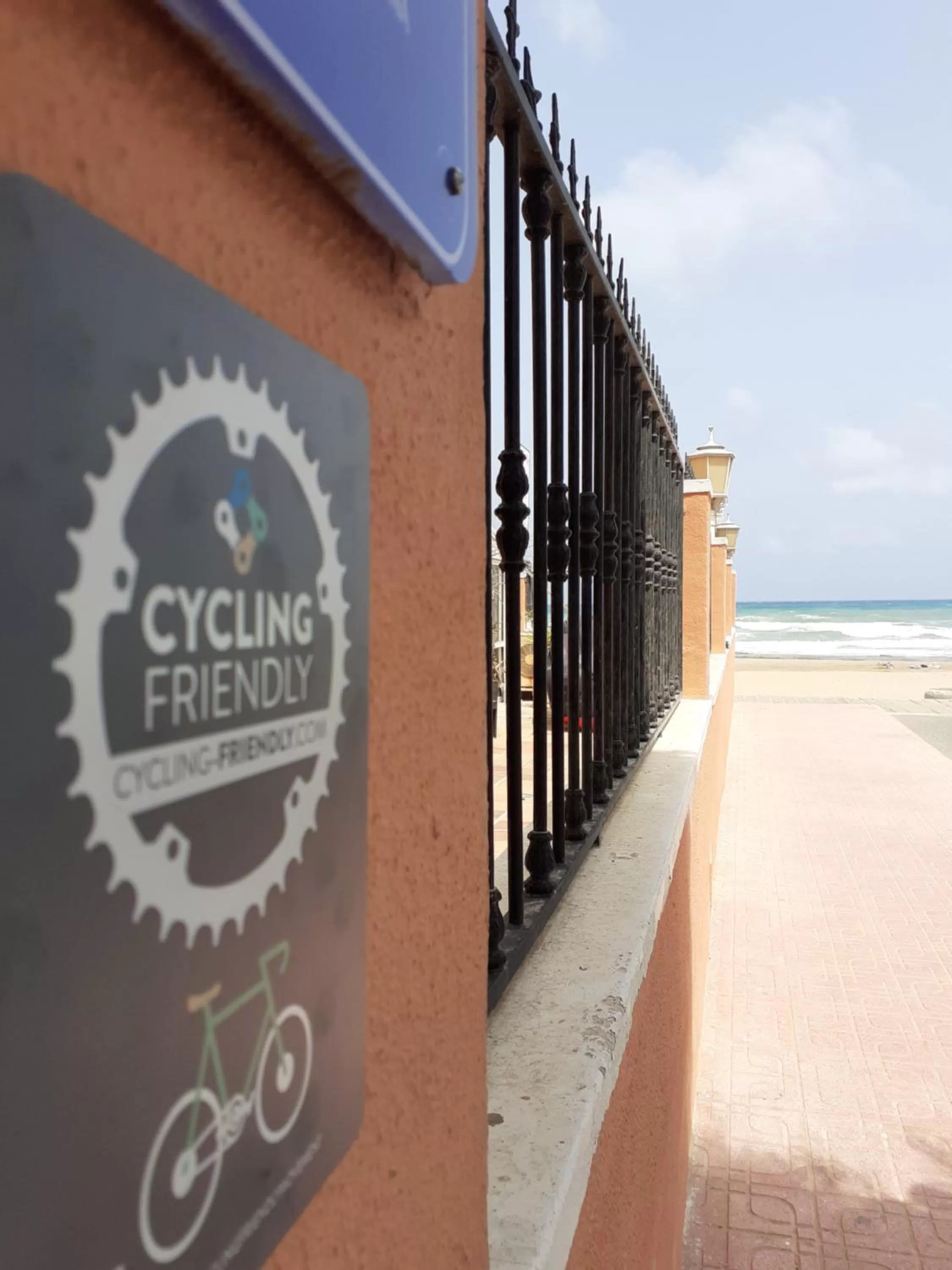 Facade/entrance in Lloyds Beach Club