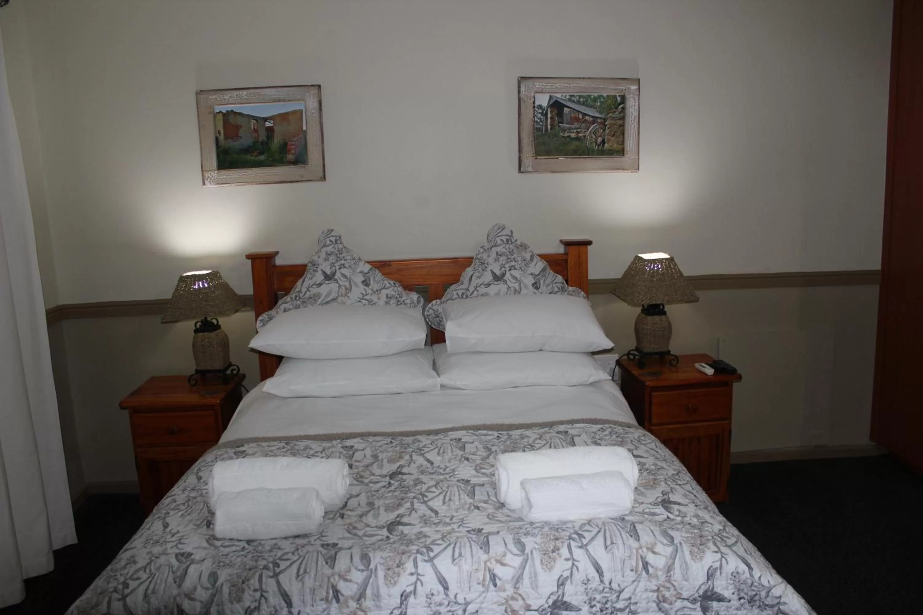 Bedroom, Bed in Victoria Heights B&B