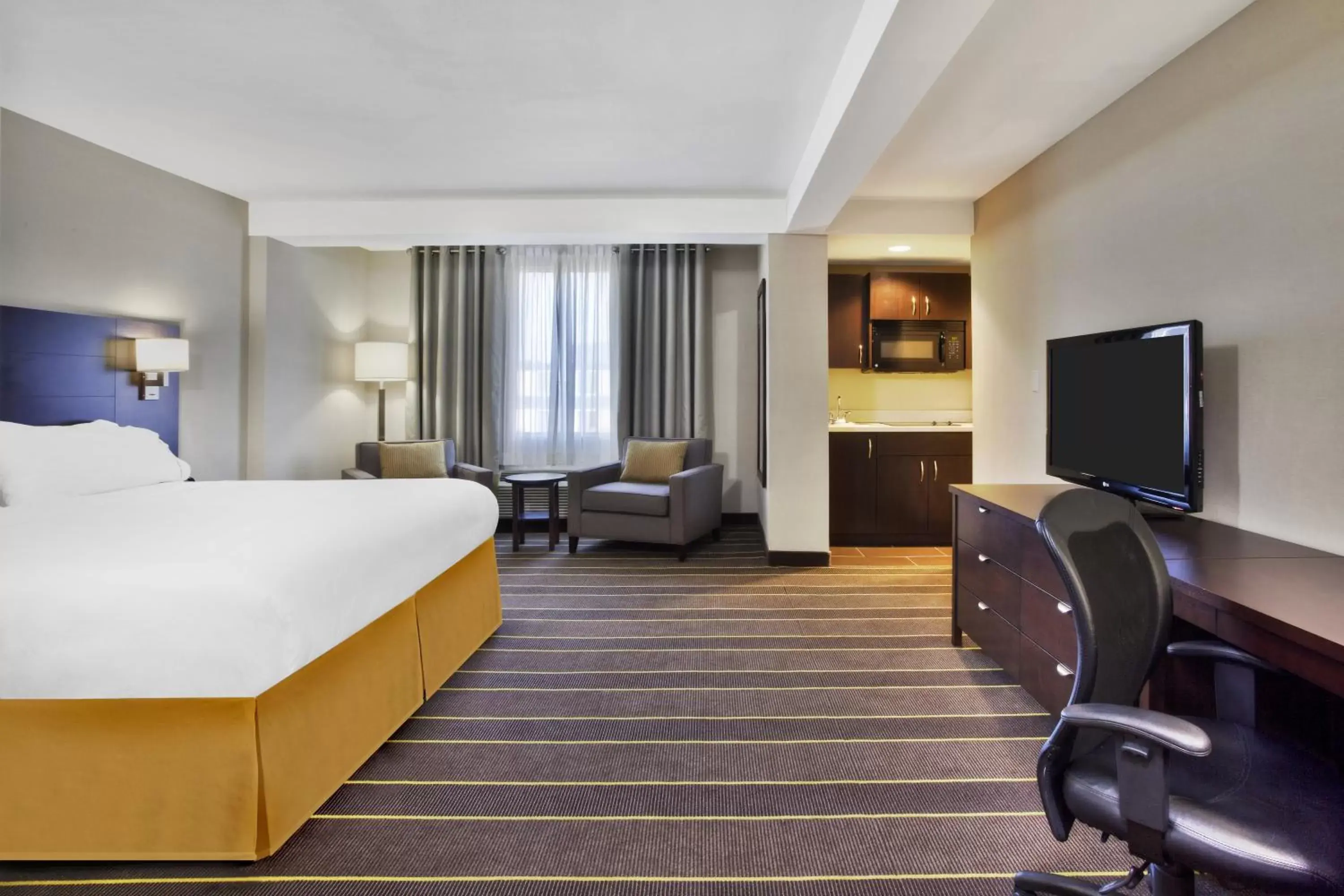 Executive King Suite in Holiday Inn Express - Sault Ste. Marie, an IHG Hotel Executive King Suite in Holiday Inn Express - Sault Ste. Marie, an IHG Hotel