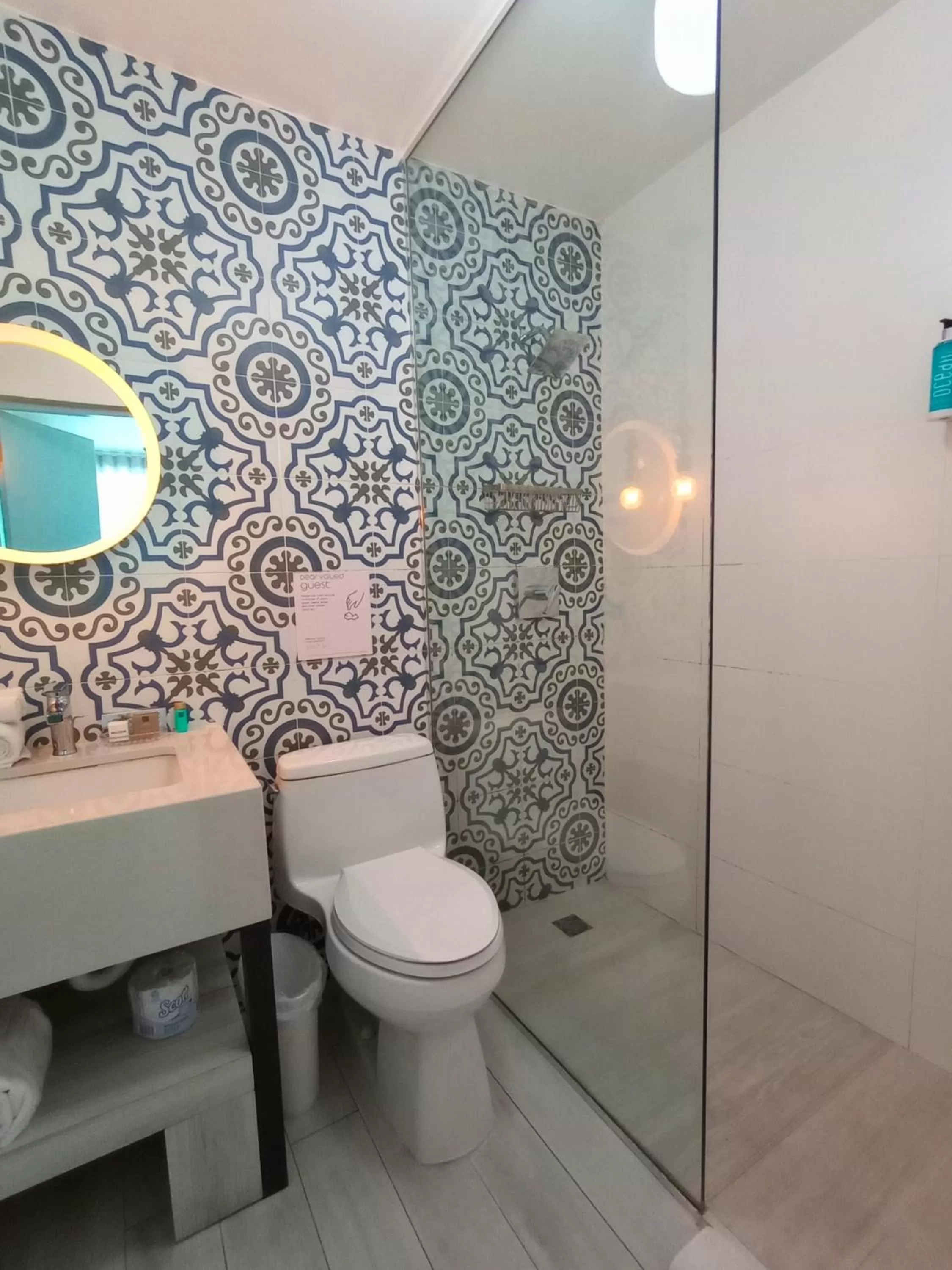 Bathroom in Trópica Beach Hotel
