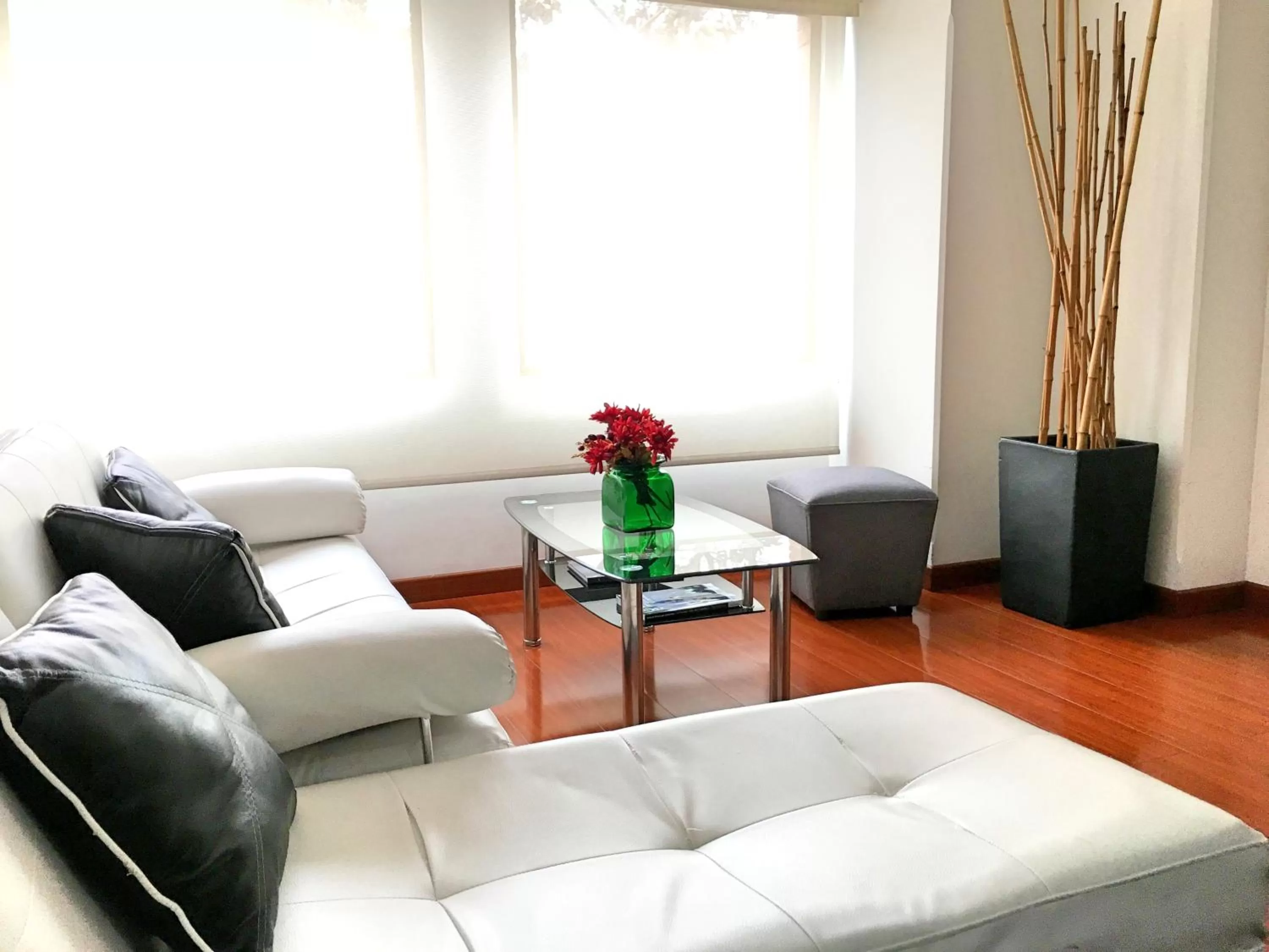 Seating area in Cora 96 Street Apartments