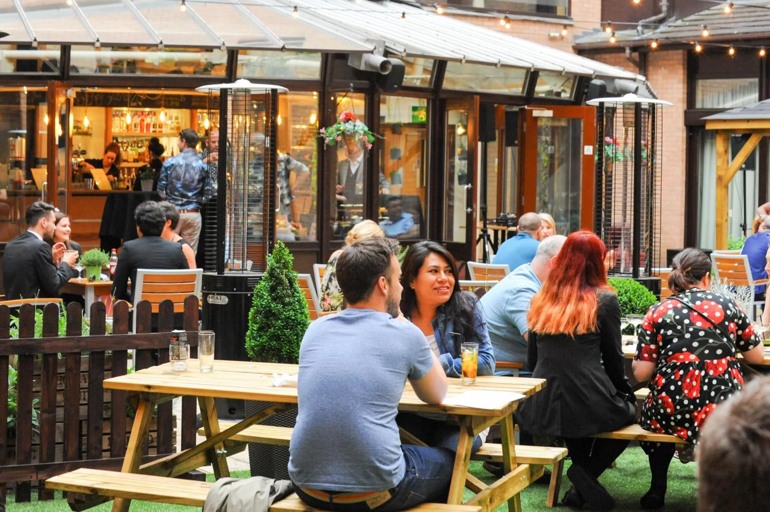 Restaurant/places to eat in Pendulum Hotel