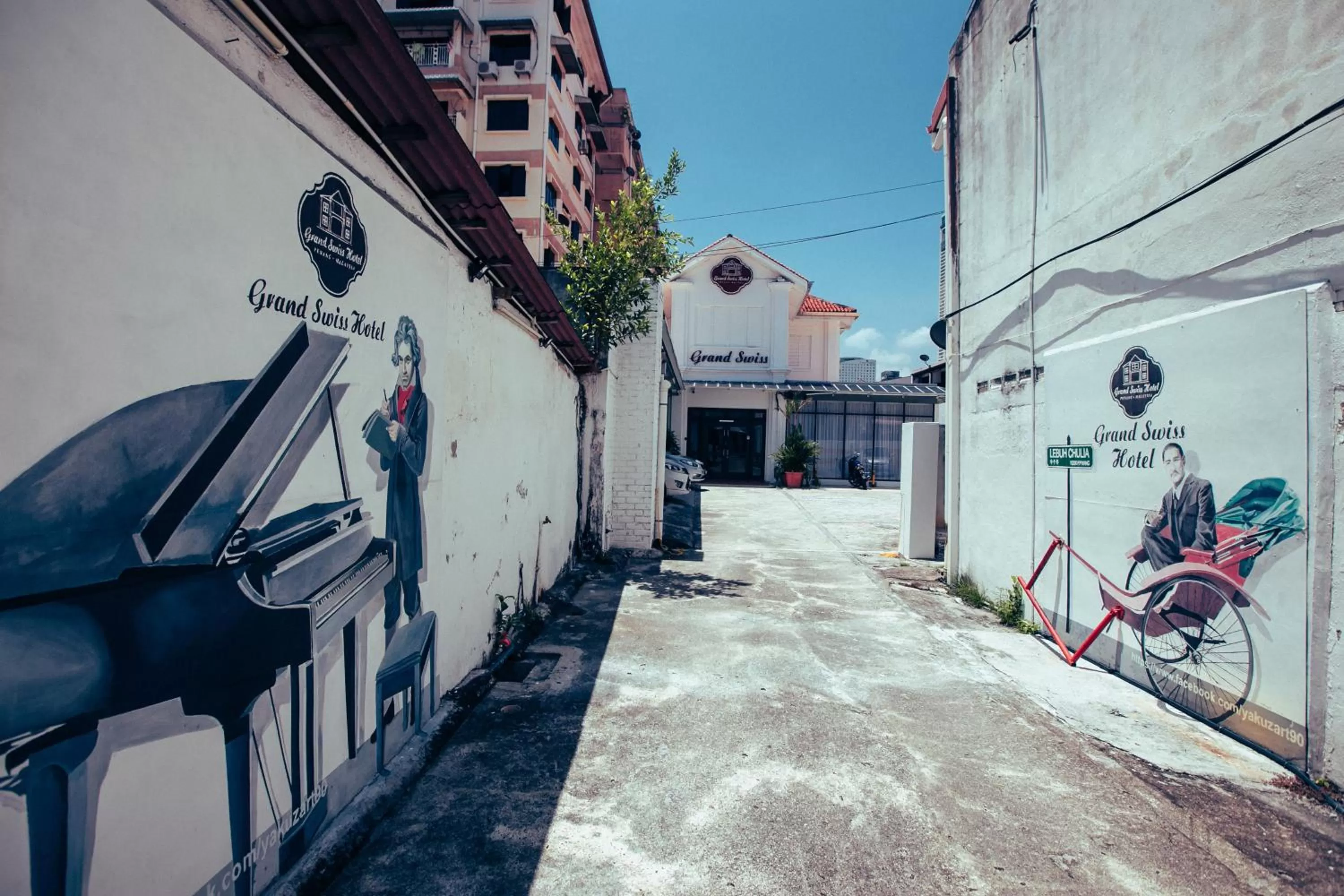 Facade/entrance in Grand Swiss Hotel