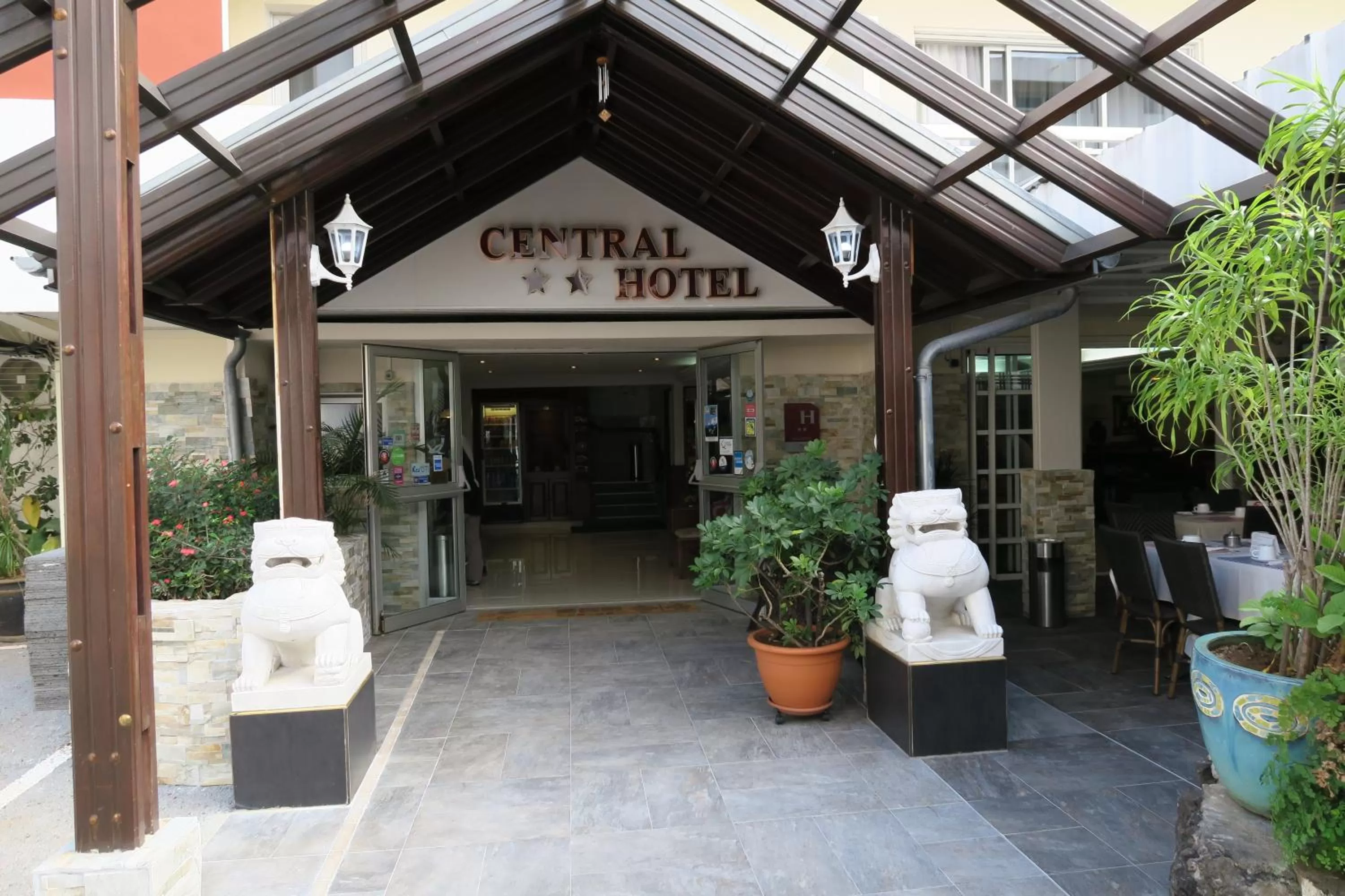 Facade/entrance in Central Hotel
