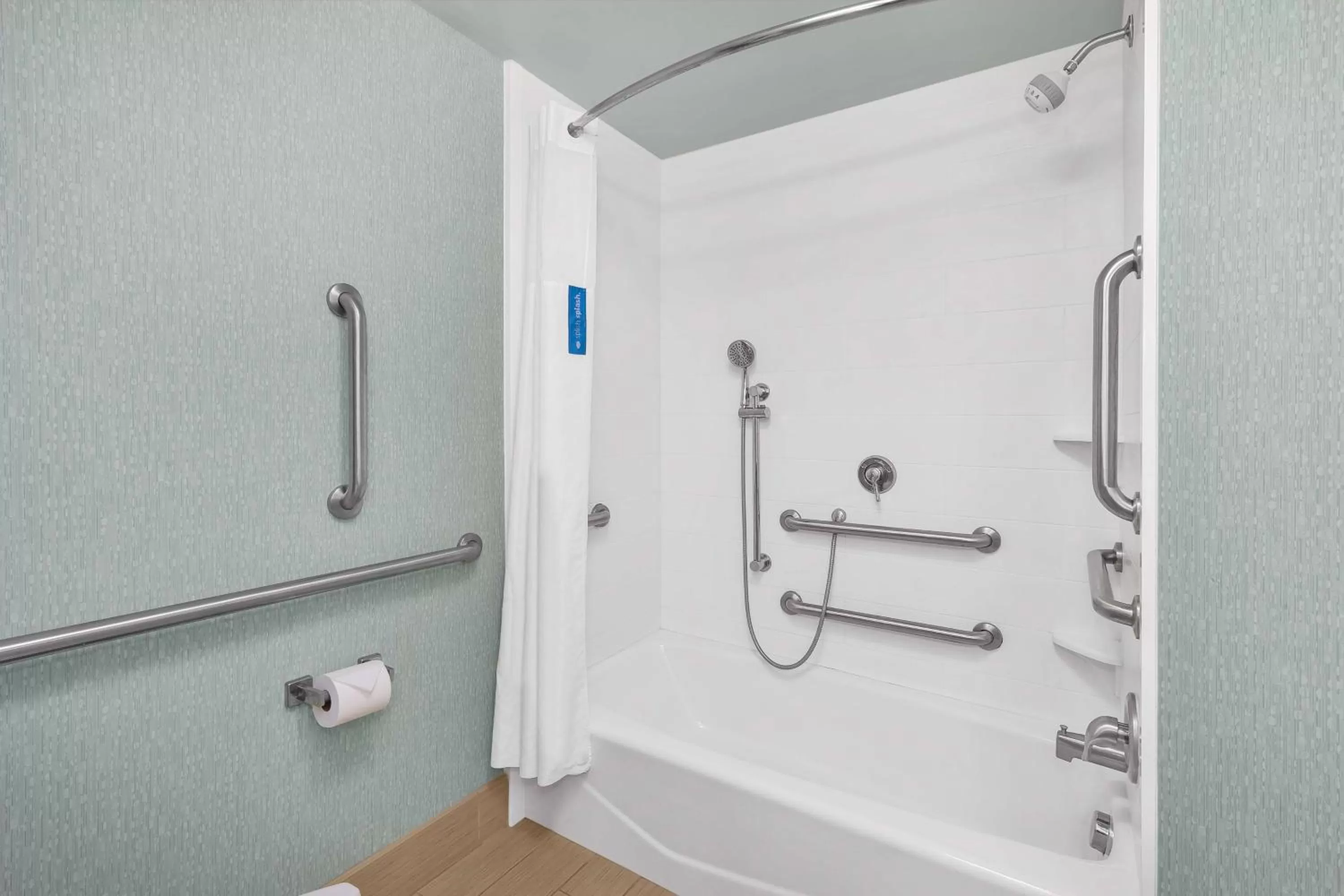 Bathroom in Hampton Inn & Suites by Hilton Carolina Beach Oceanfront