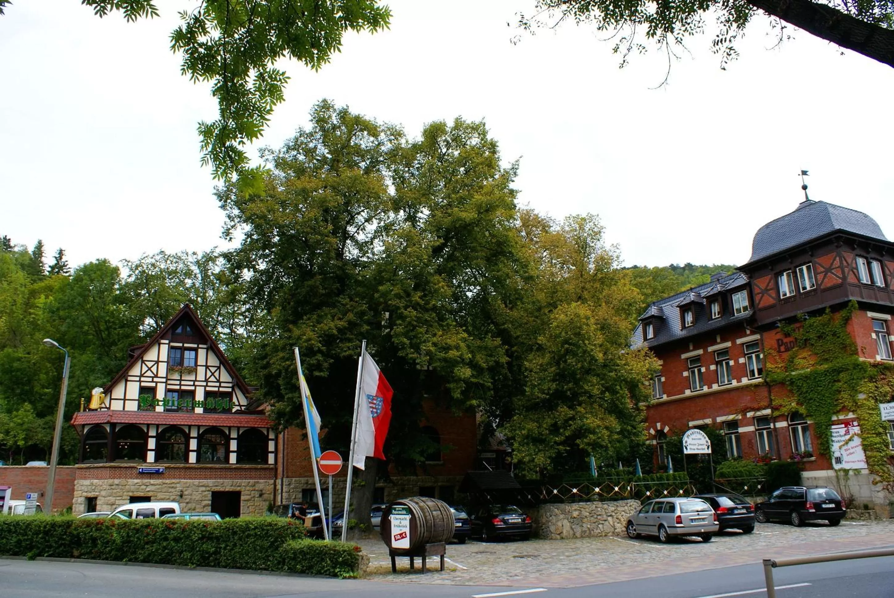 Facade/entrance in Braugasthof Papiermühle
