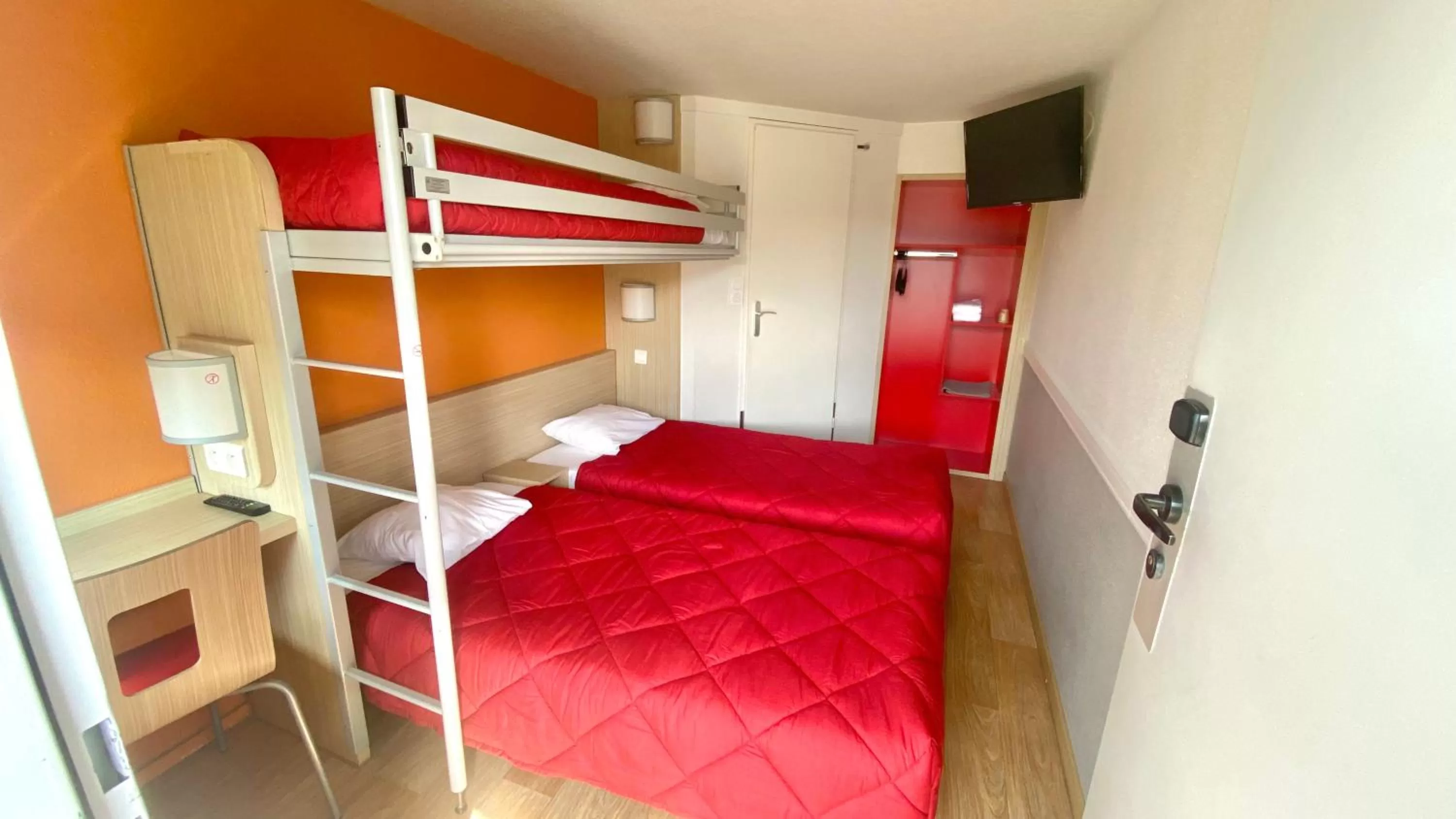 Bedroom, Bed in Premiere Classe Quimper