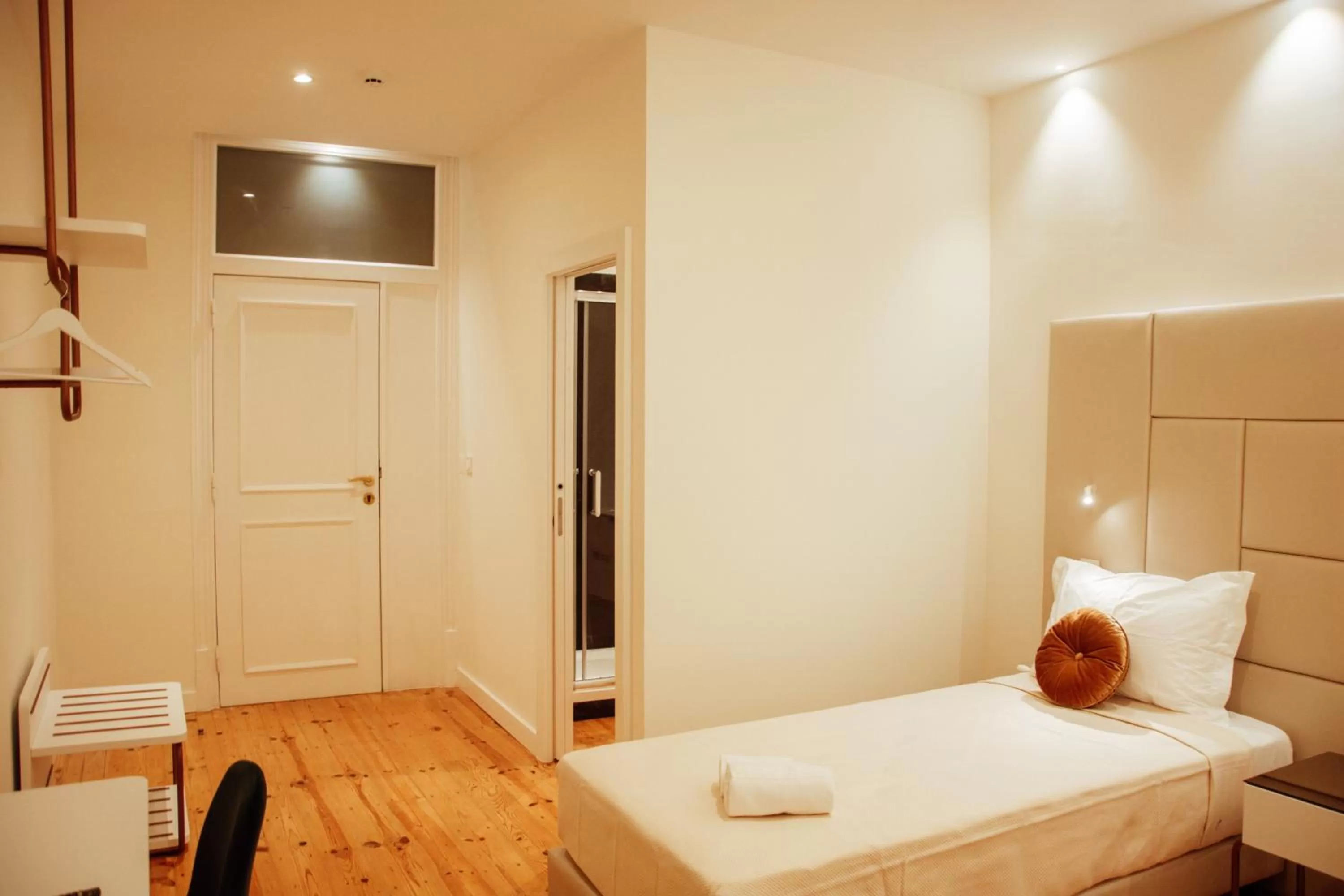 Bedroom, Bed in Le Premier Lisbon Suites