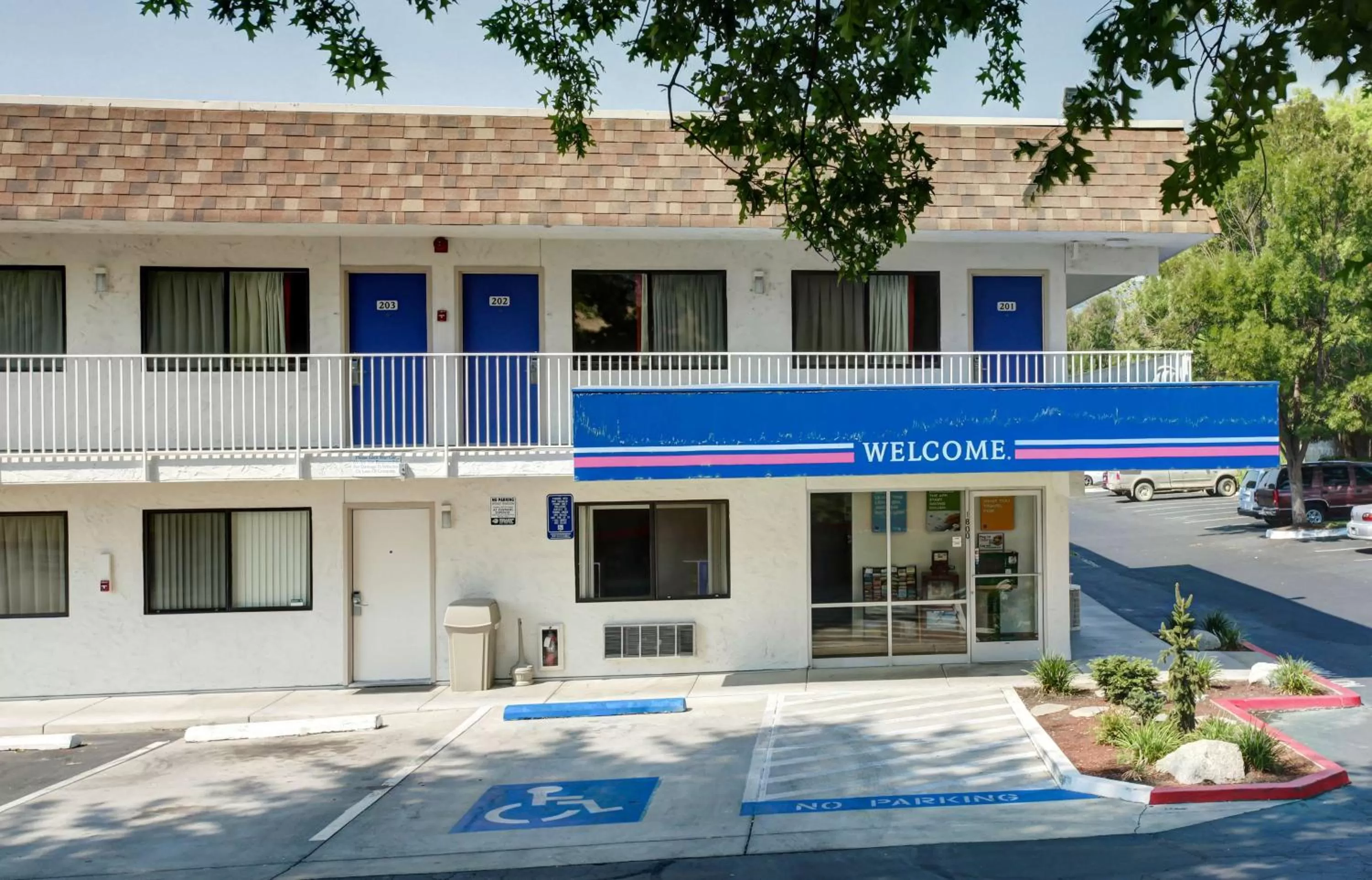Property building in Motel 6-Grants Pass, OR