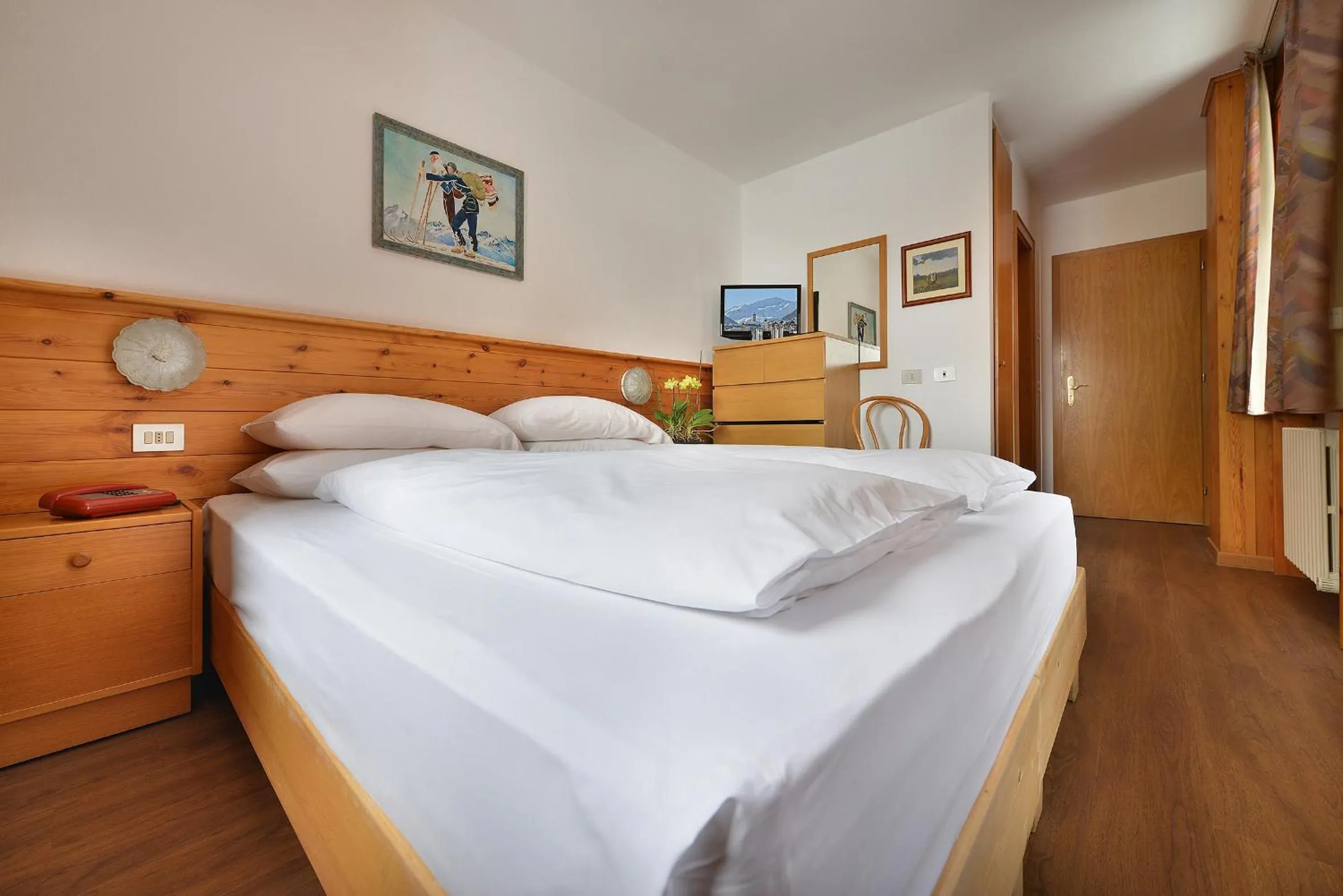 Bedroom, Bed in Hotel Livigno