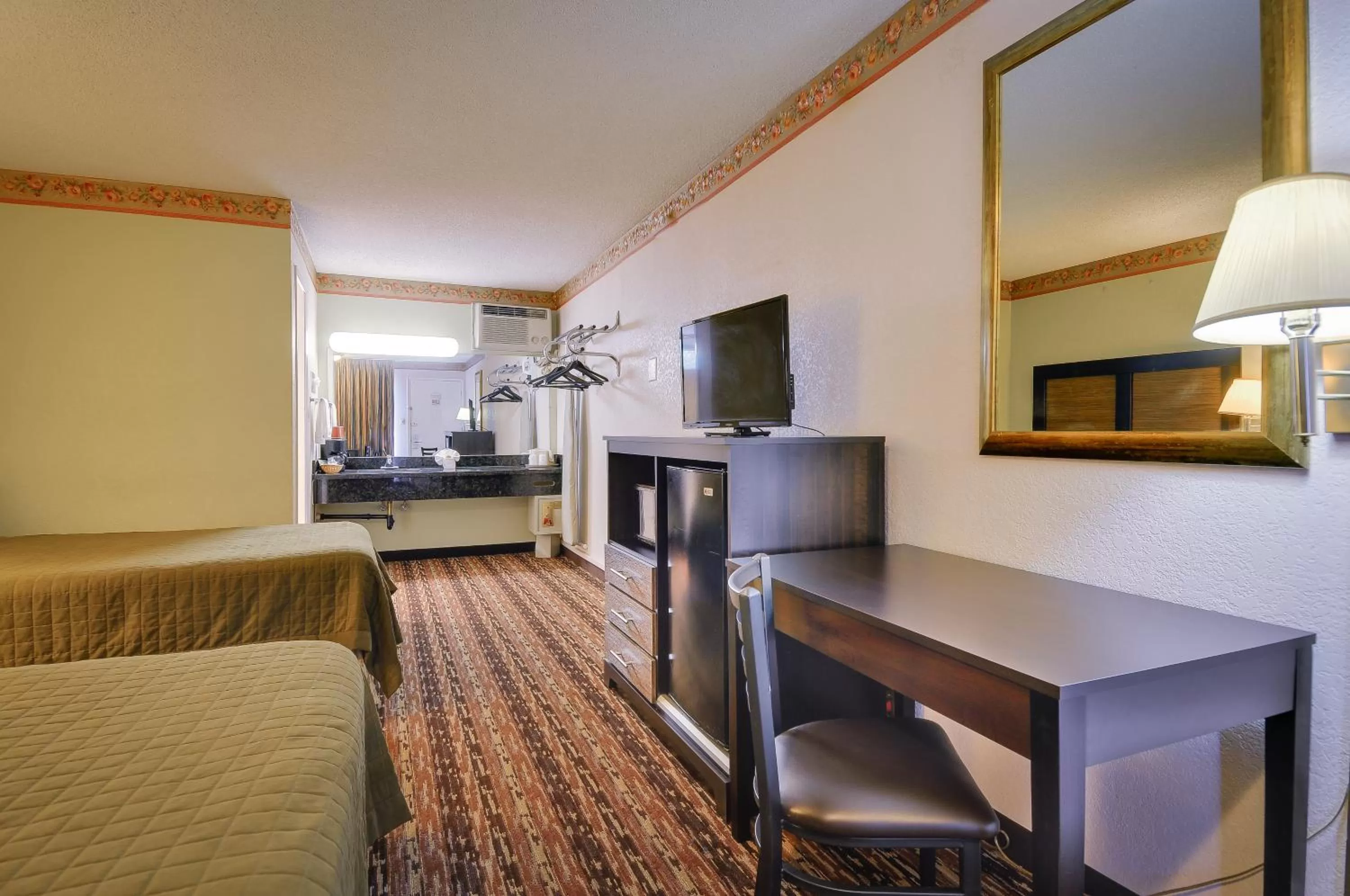 Photo of the whole room in Vagabond Inn Sunnyvale