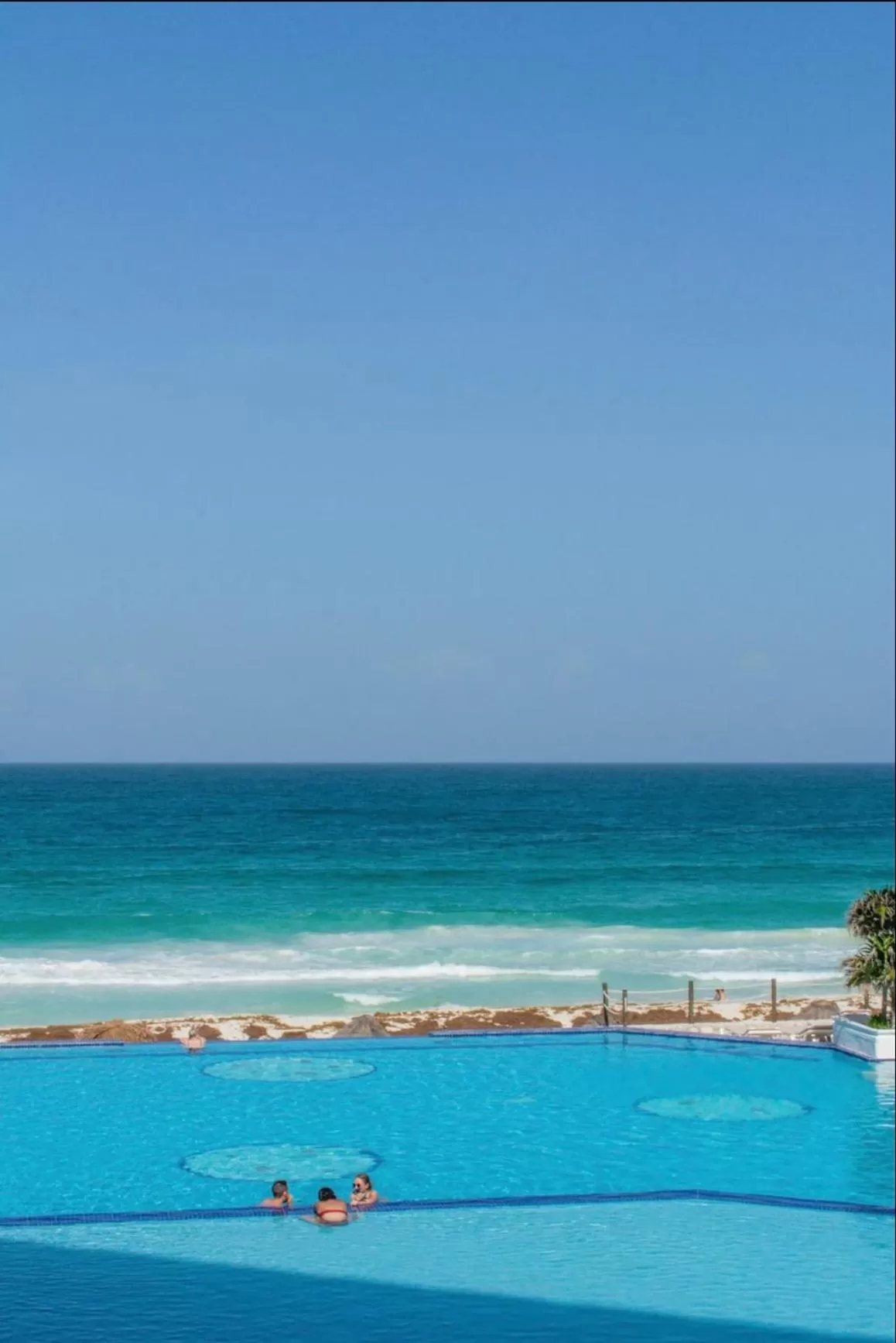 Beach in Cancun Beach&Sunrise