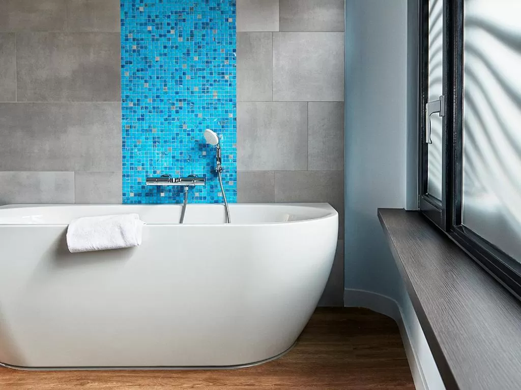 Bathroom in De Maasparel Nextdoor Maassuites