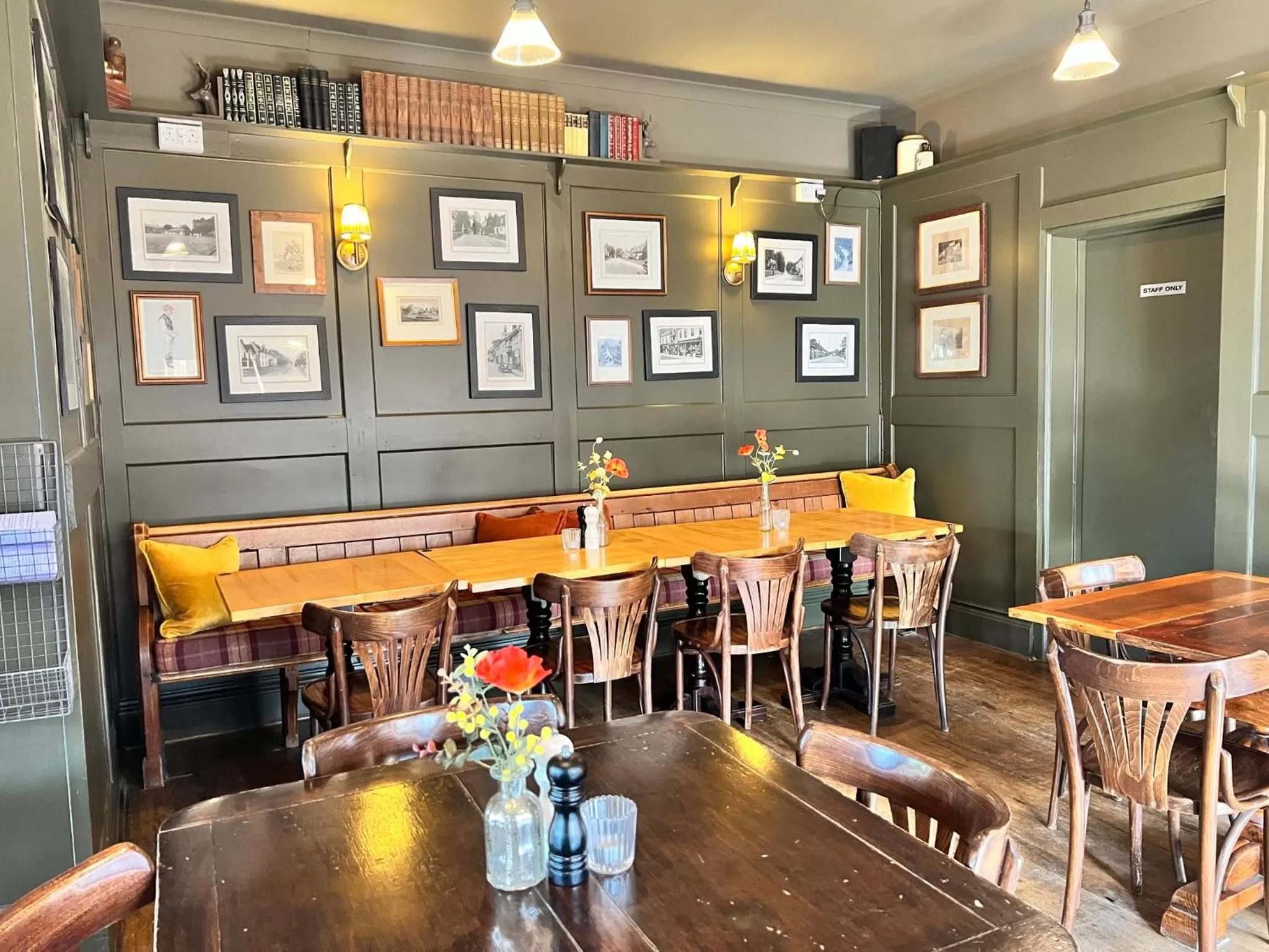 Lounge or bar in White Hart