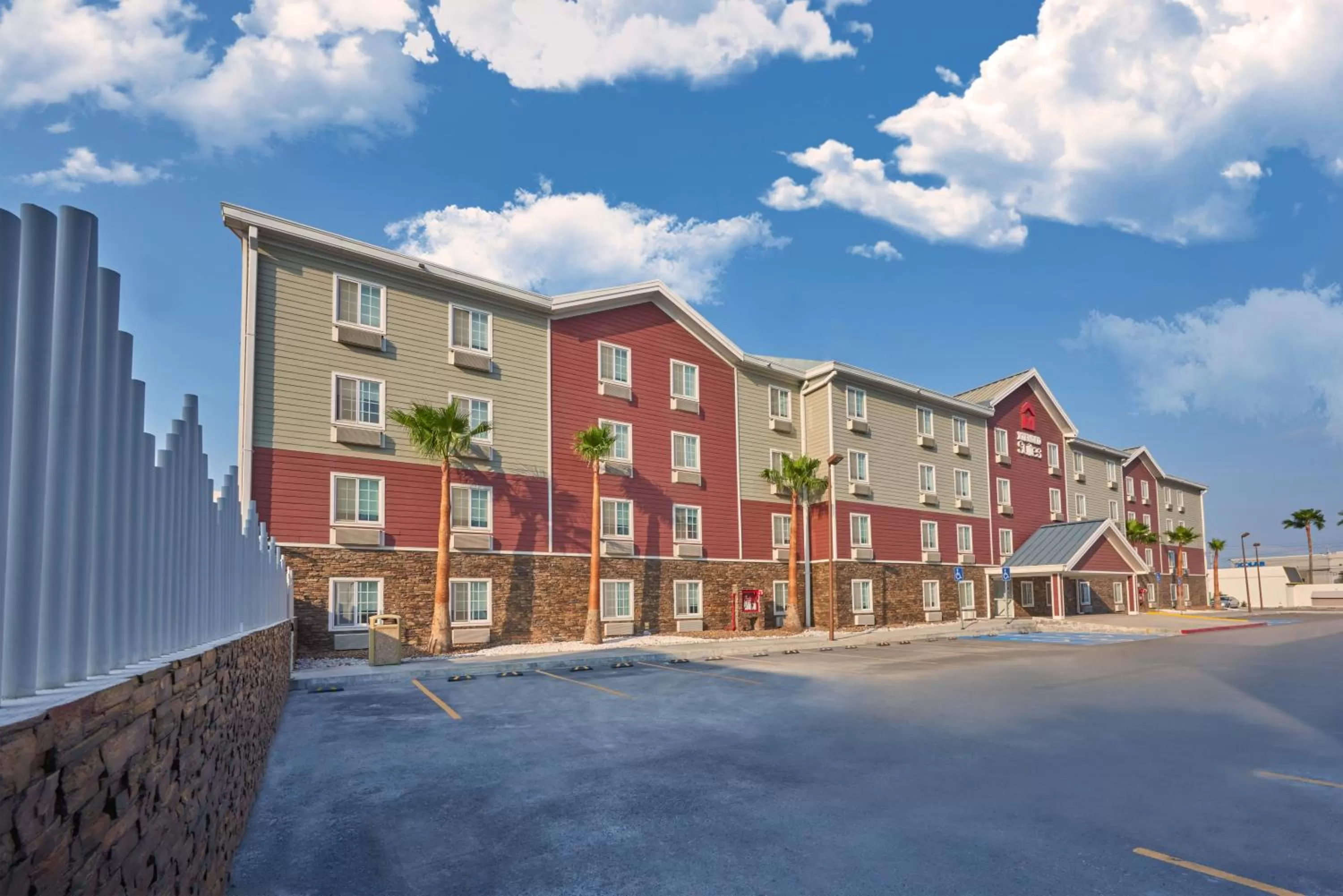 Facade/entrance in Extended Suites Monterrey Aeropuerto