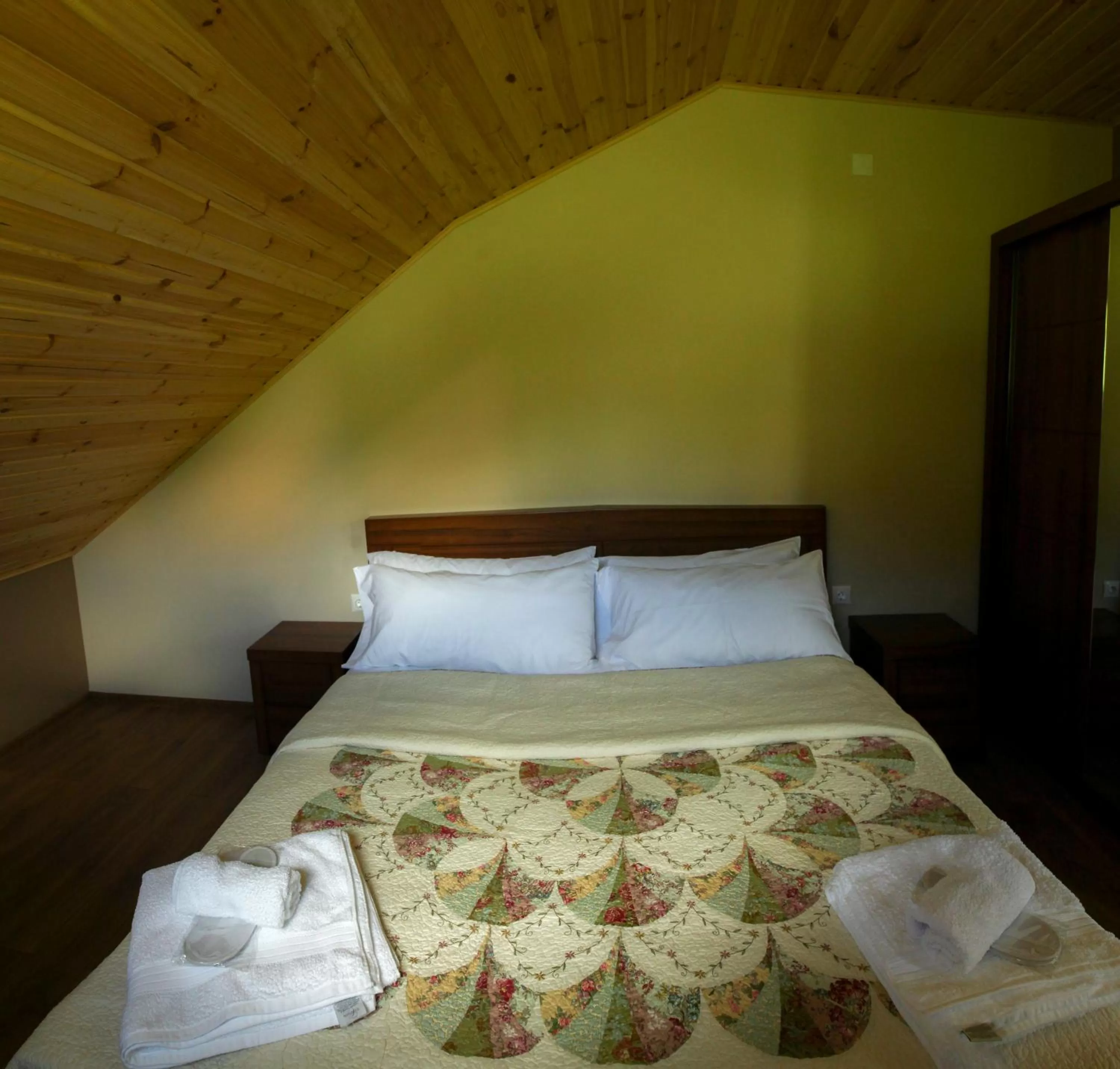 Bedroom, Bed in Hotel Patriot