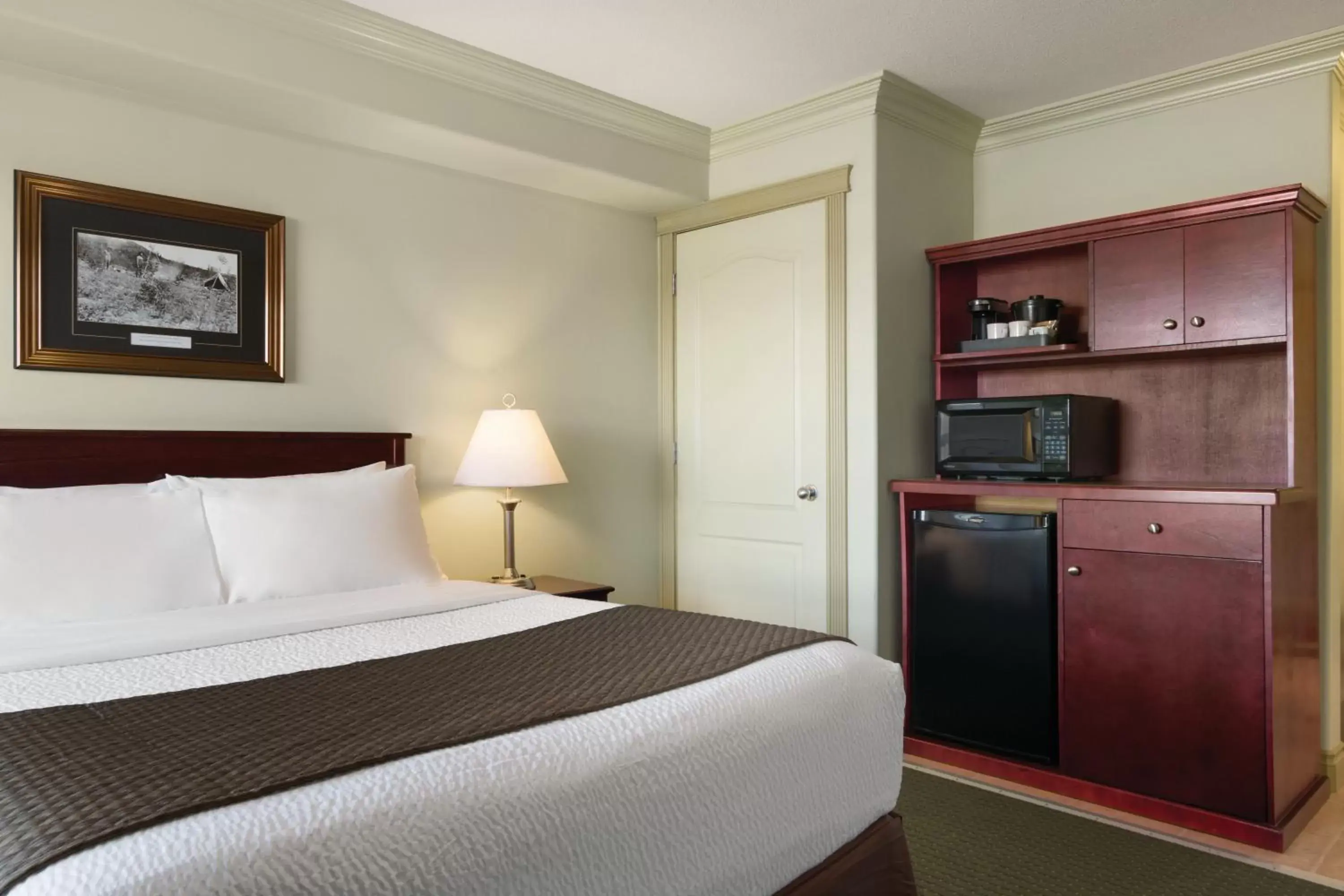 Queen Room - Accessible/Non Smoking in Quality Inn & Suites Queen Room - Accessible/Non Smoking in Quality Inn & Suites