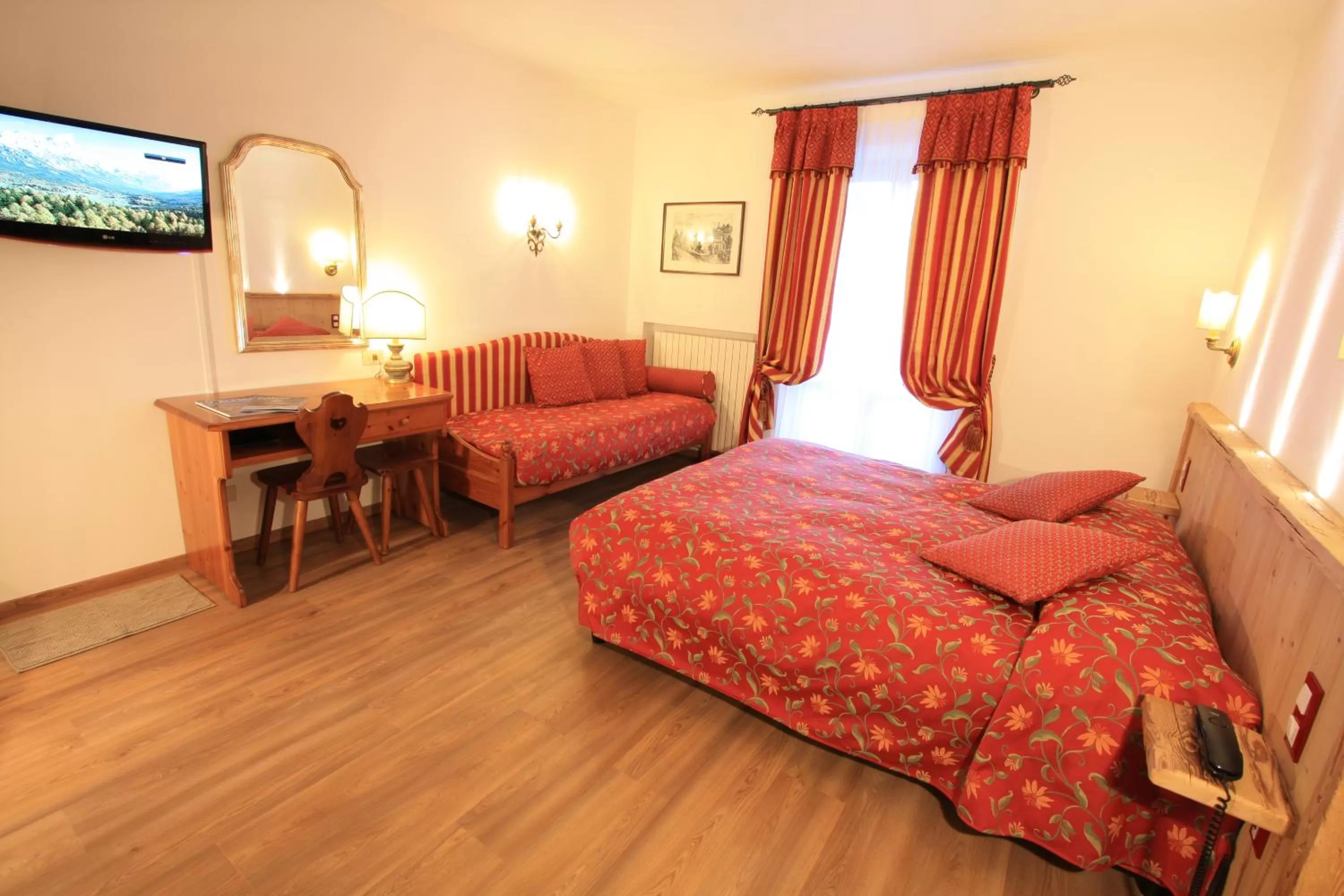 Photo of the whole room, Bed in Hotel Trieste