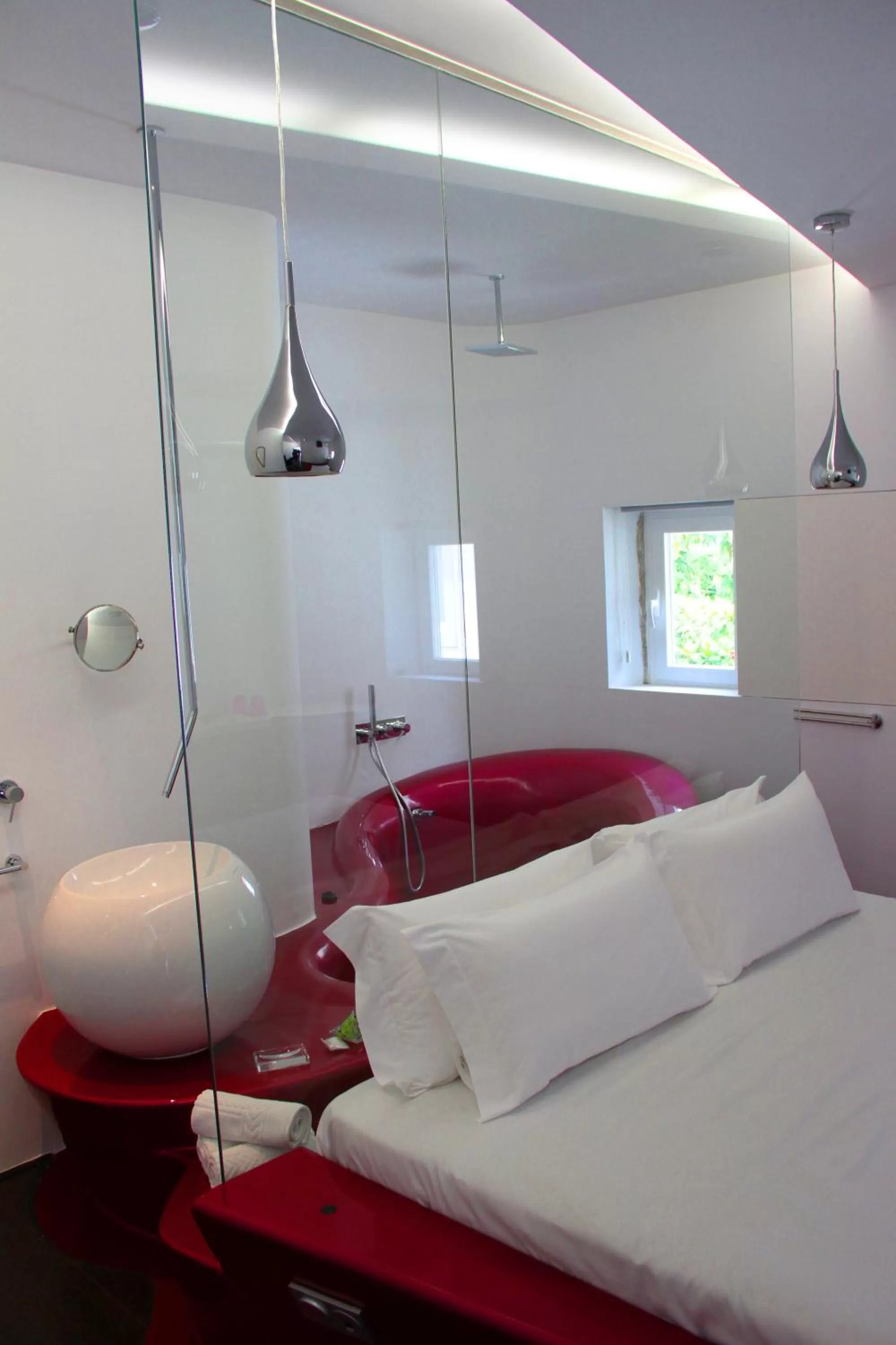 Bed in Absoluto Design Hotel