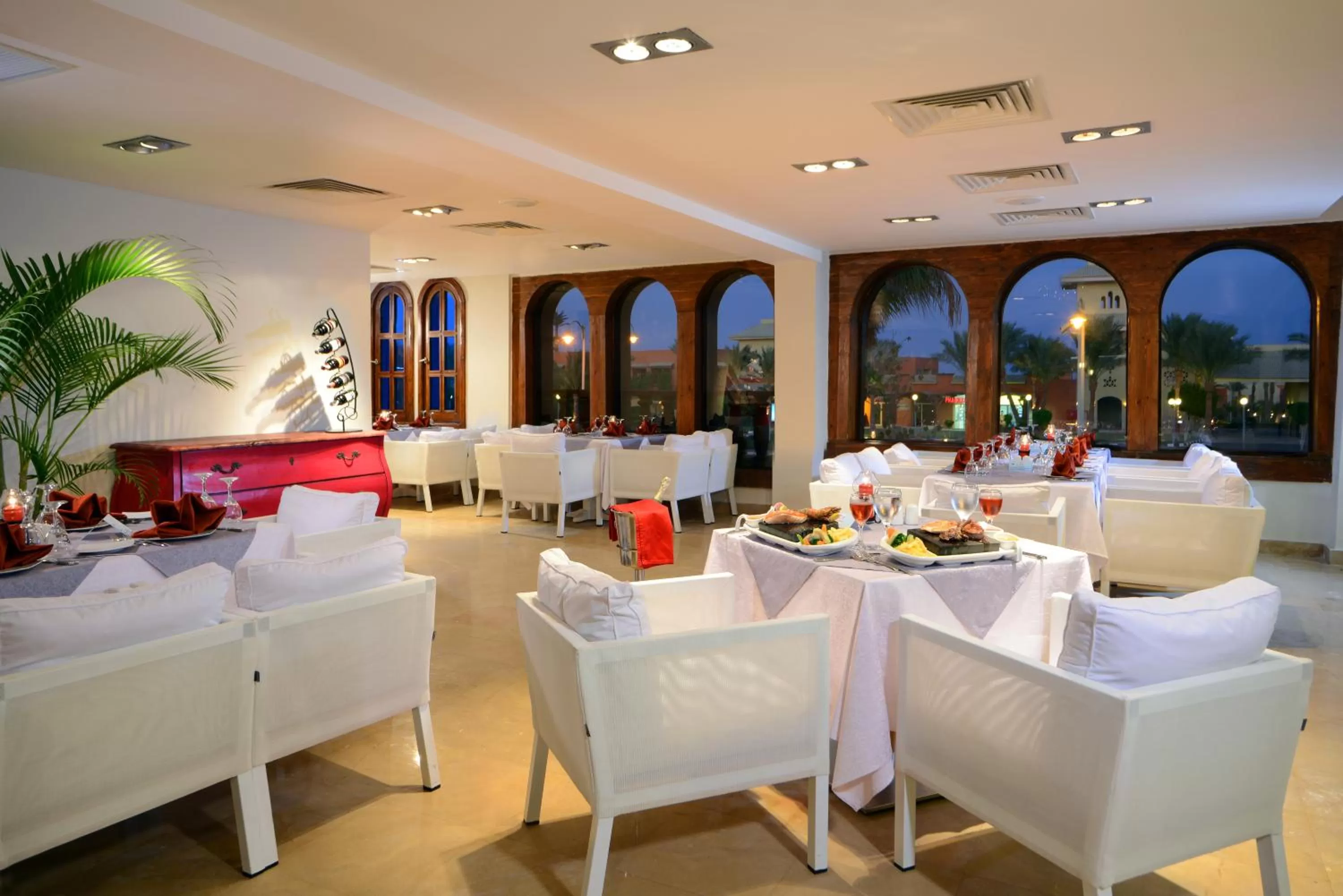Restaurant/places to eat in Coral Sea Aqua Club Resort