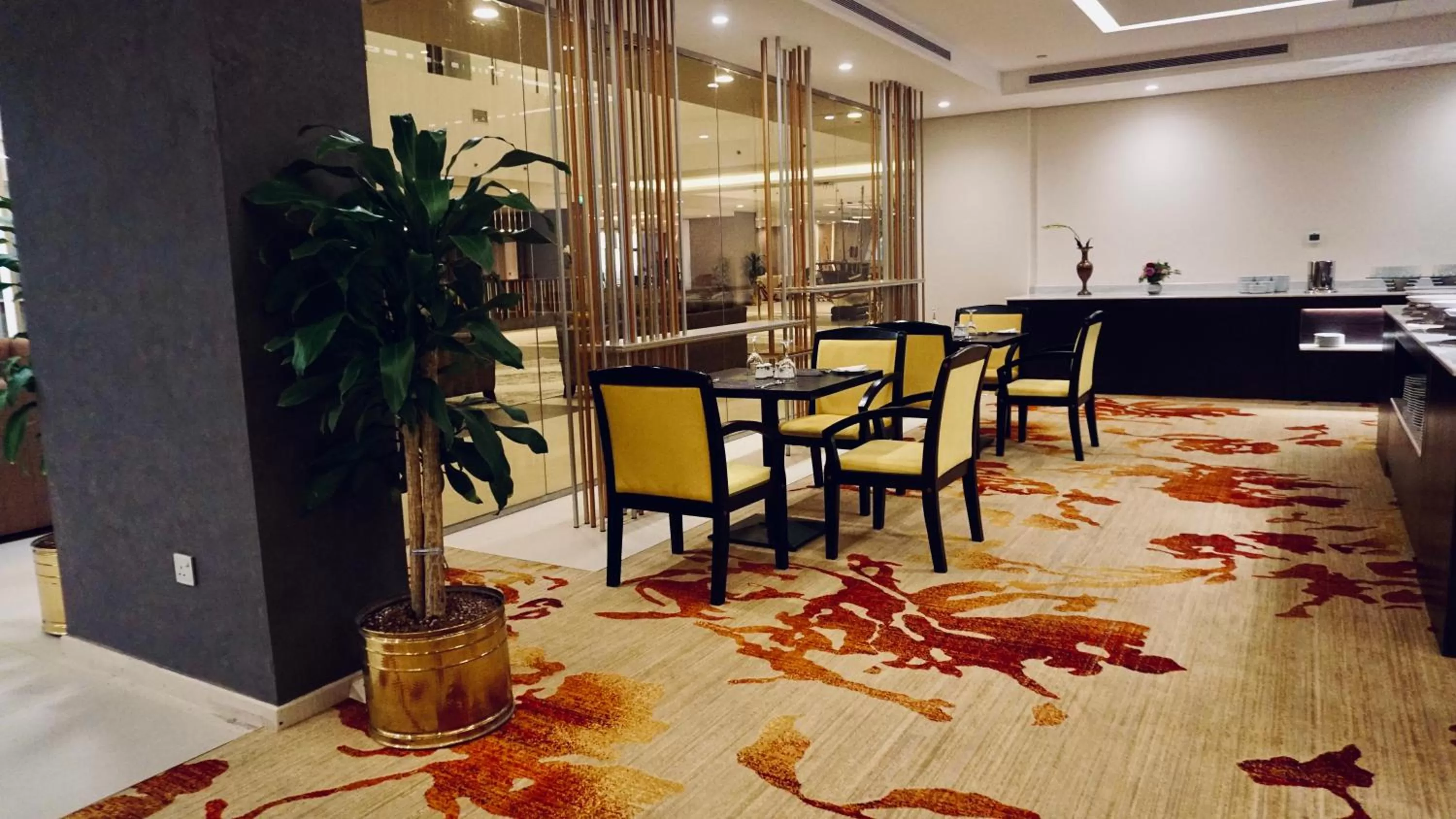 Restaurant/places to eat in Al Kout Beach Hotel