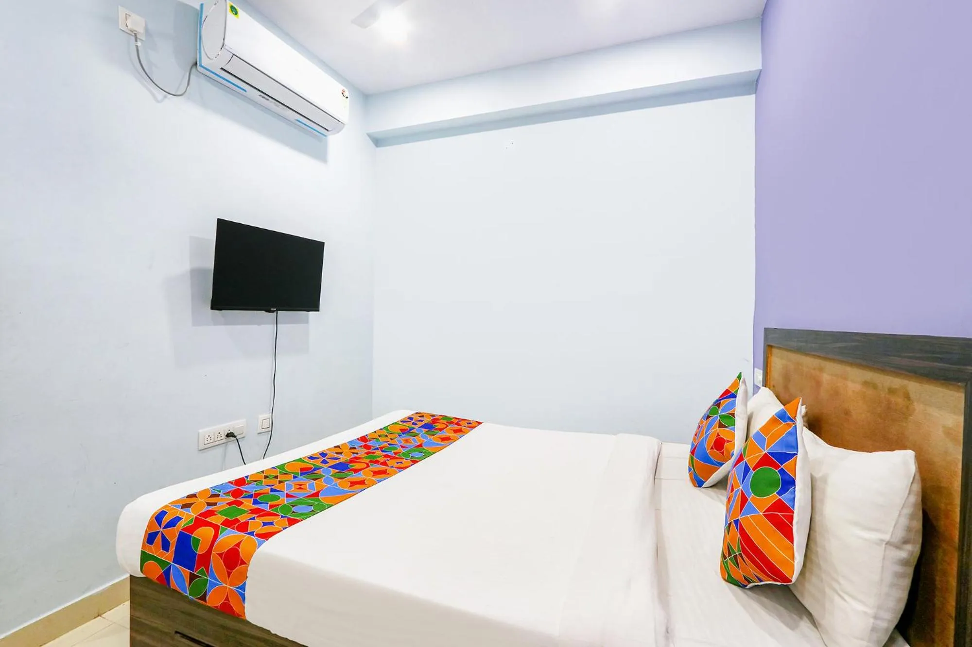 Bed in OYO Flagship Hotel Night Eye Nanakramguda